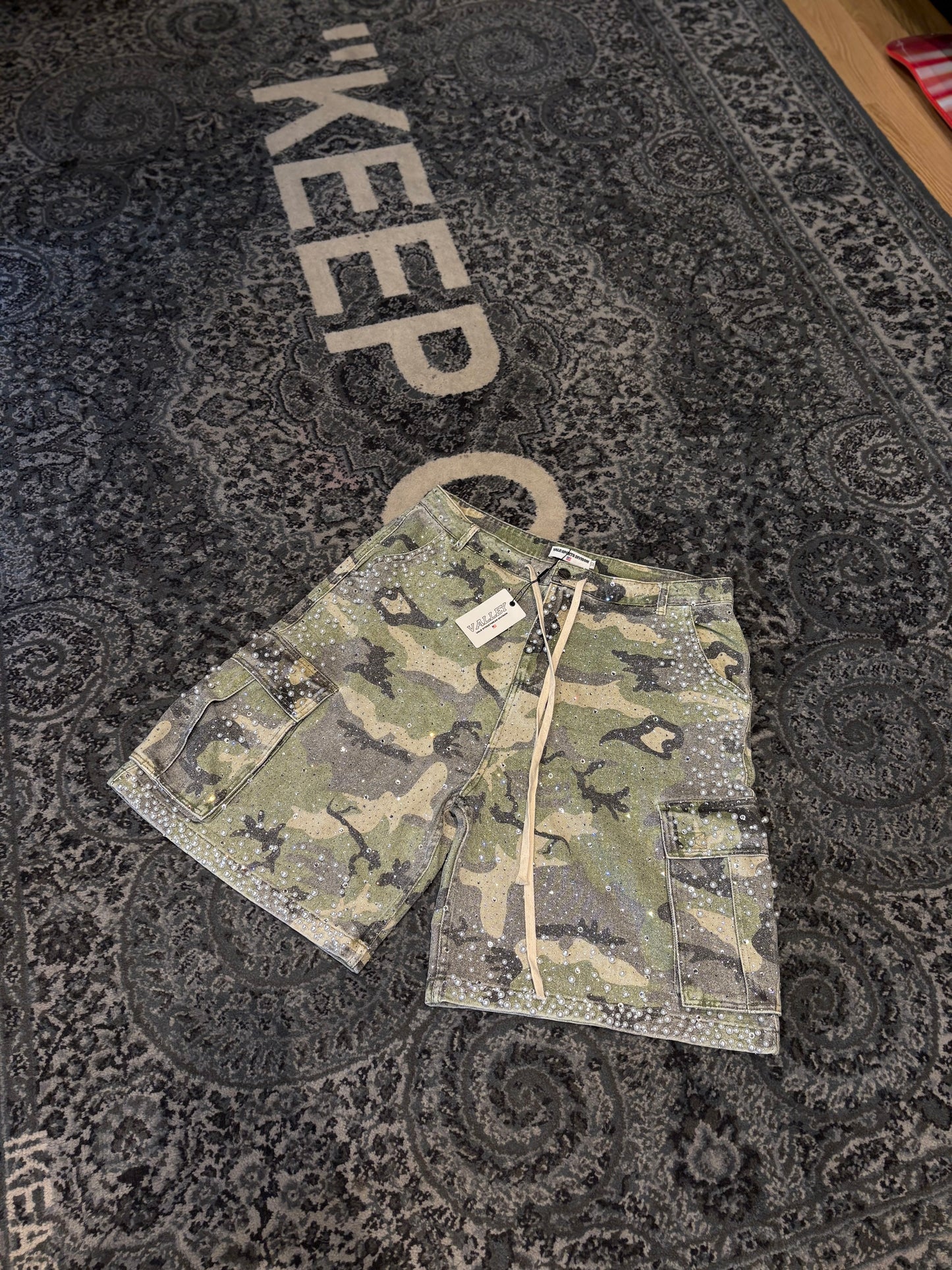 Vale Camo Rhinestone Shorts DS Size 32
