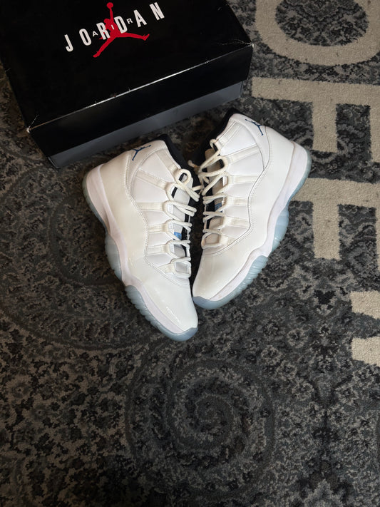 Jordan 11 Retro “Legend Blue” Clean Size 10.5