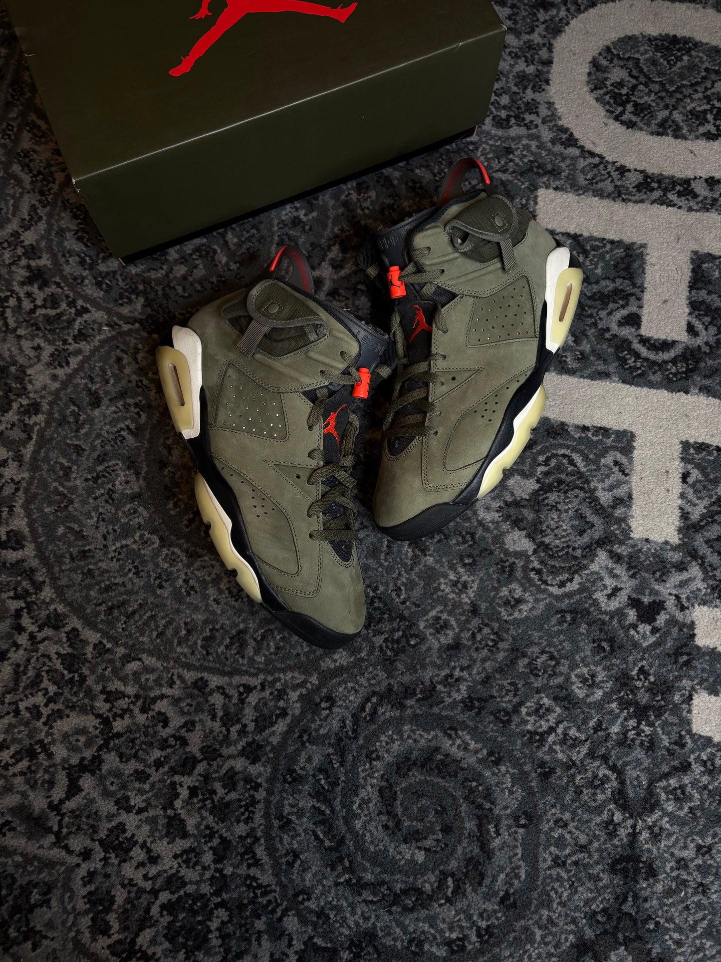 Jordan 6 Retro “Travis Scott Olive” Clean Og Size 11.5