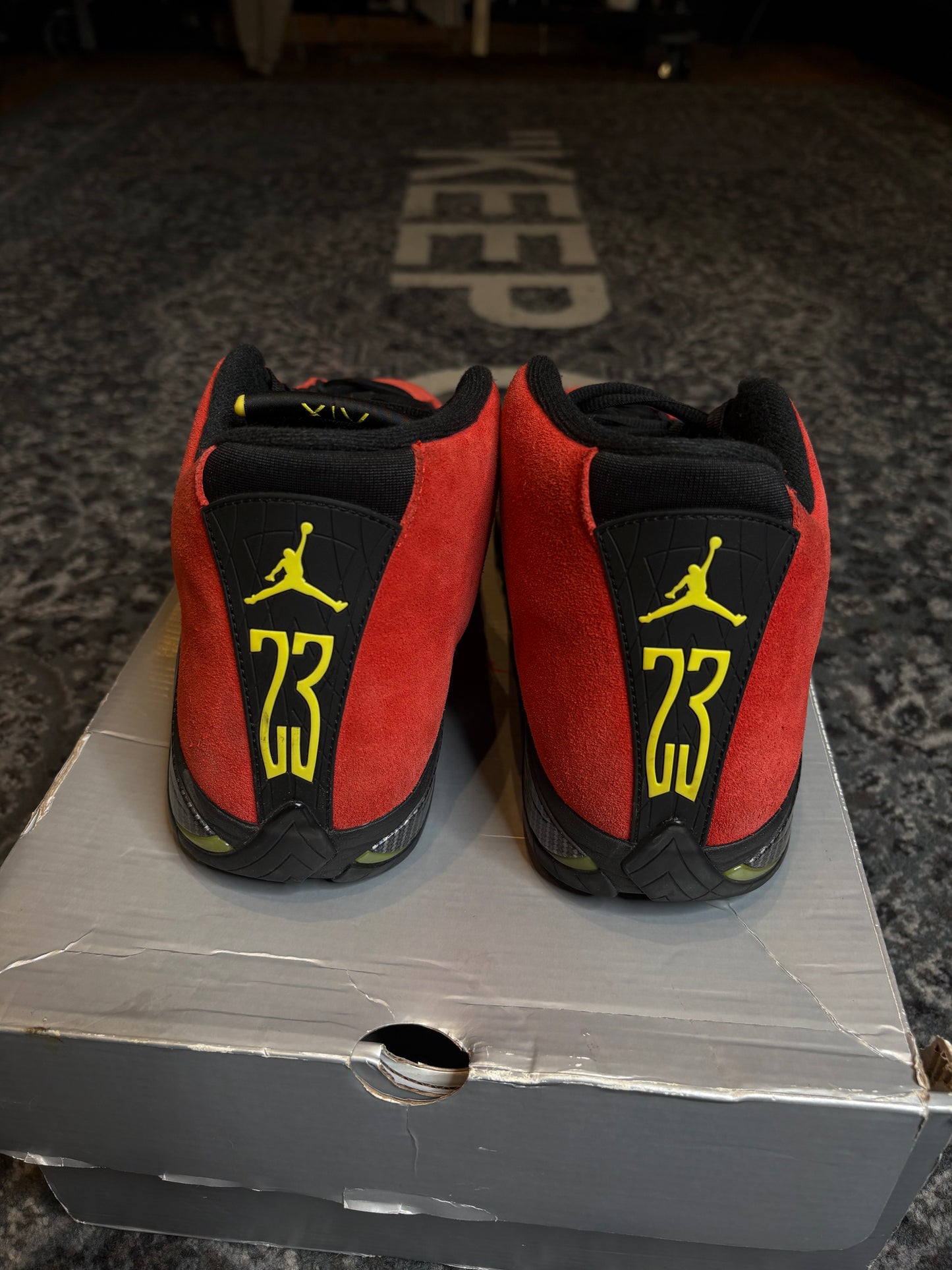 Jordan 14 Retro “Ferrari” OG CLEAN SIZE 12.5