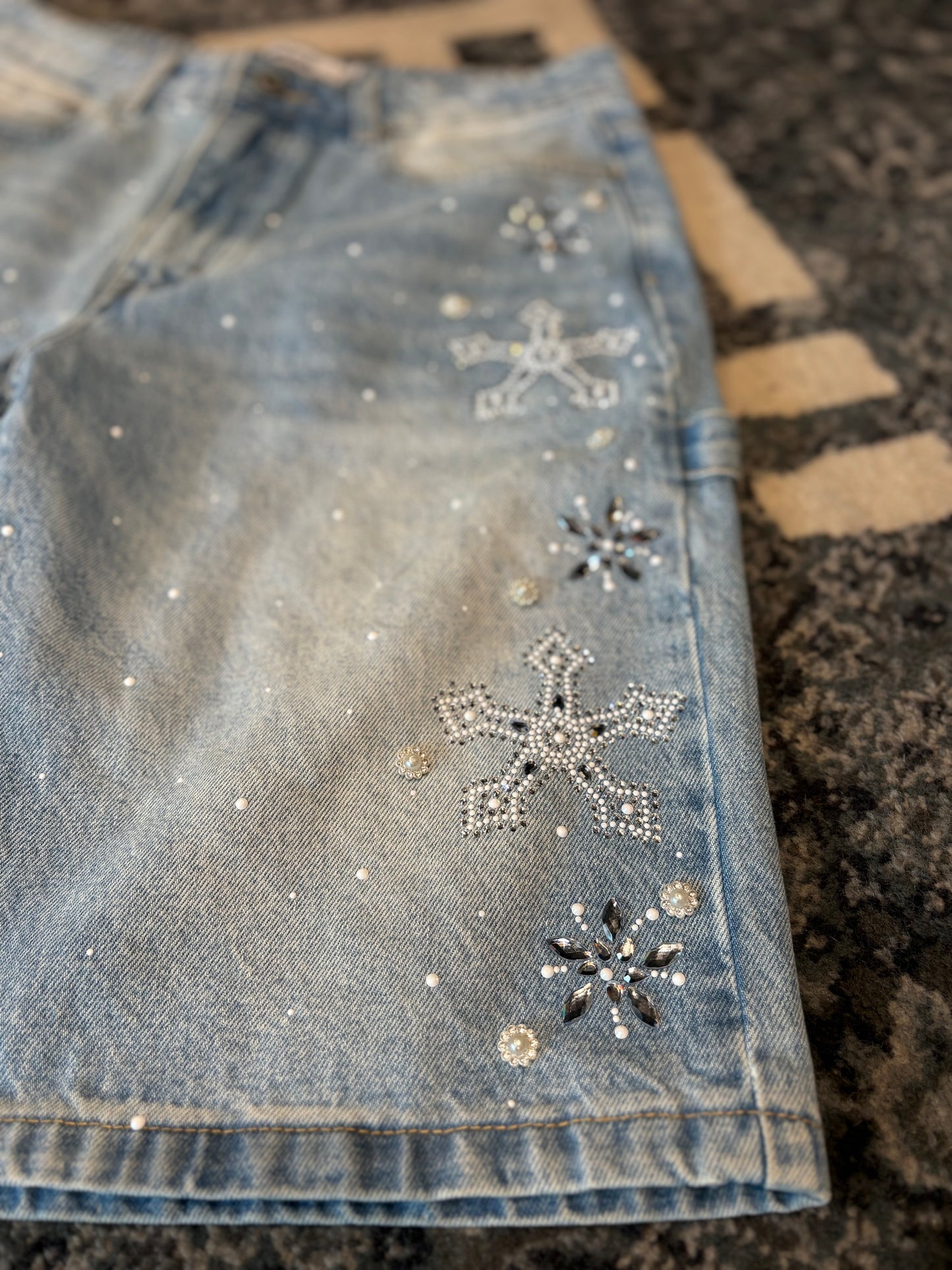 DUAA Rhinestone Shorts Size 32