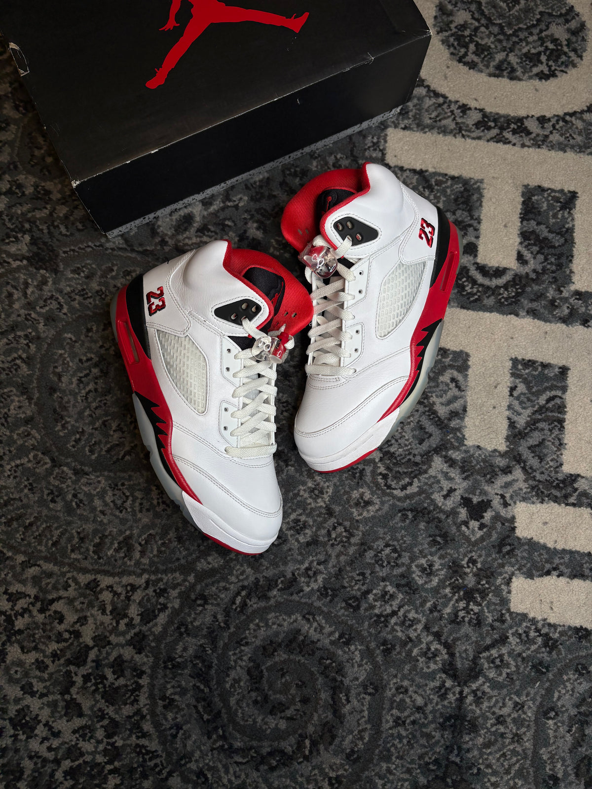 Jordan 5 Retro “Fire Red Black Tongue” Clean Og Size 8.5