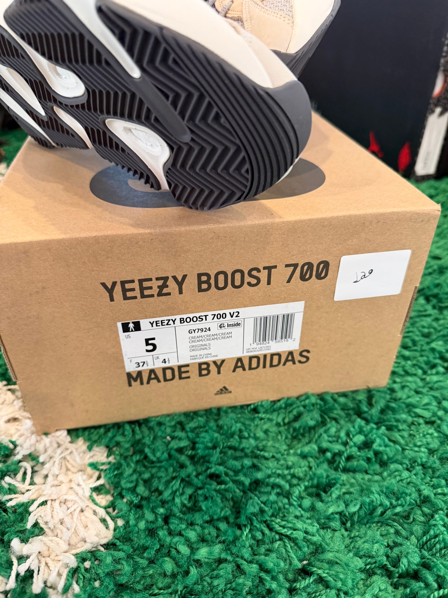 Yeezy 700 V1 Cream DS OG Size 5