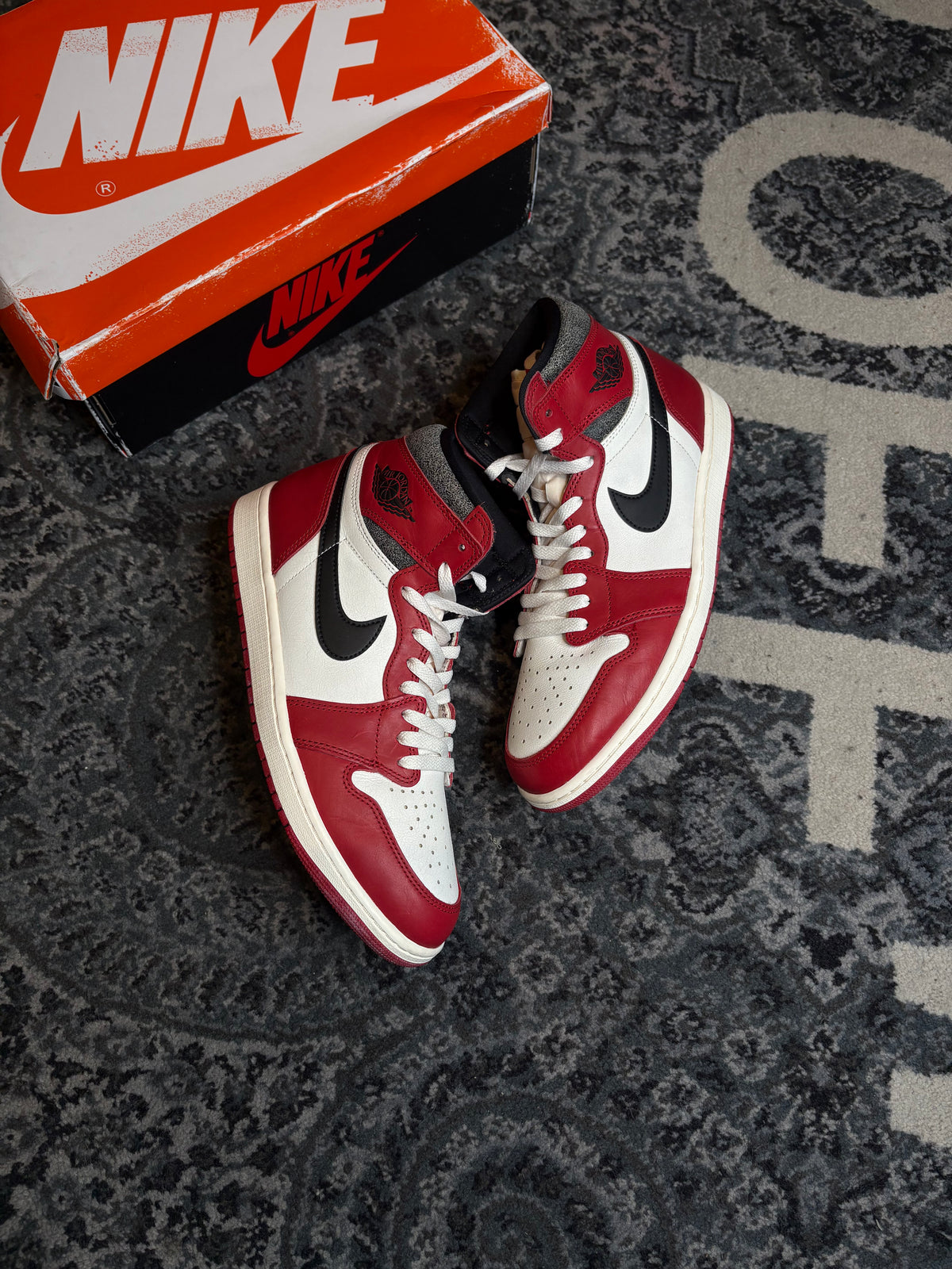 Jordan 1 Retro “Lost and Found” Clean Og Size 11.5