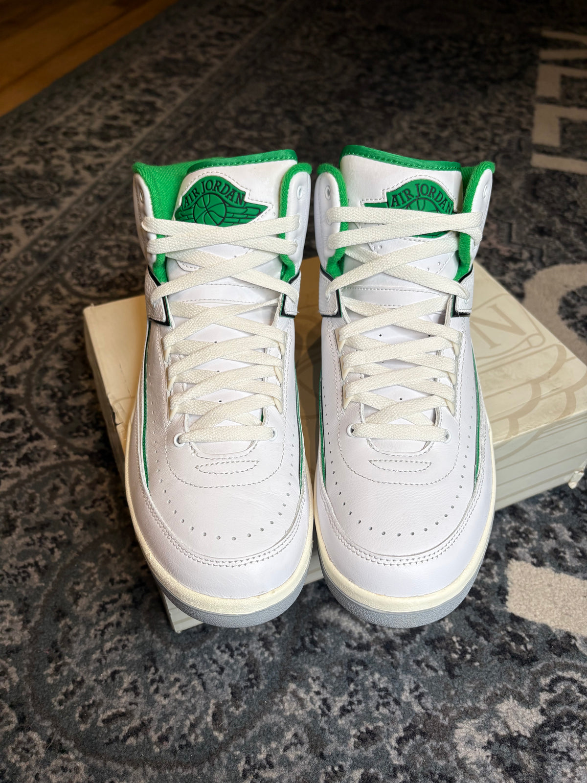 Jordan 2 Retro “Lucky Green” Clean Og Size 9