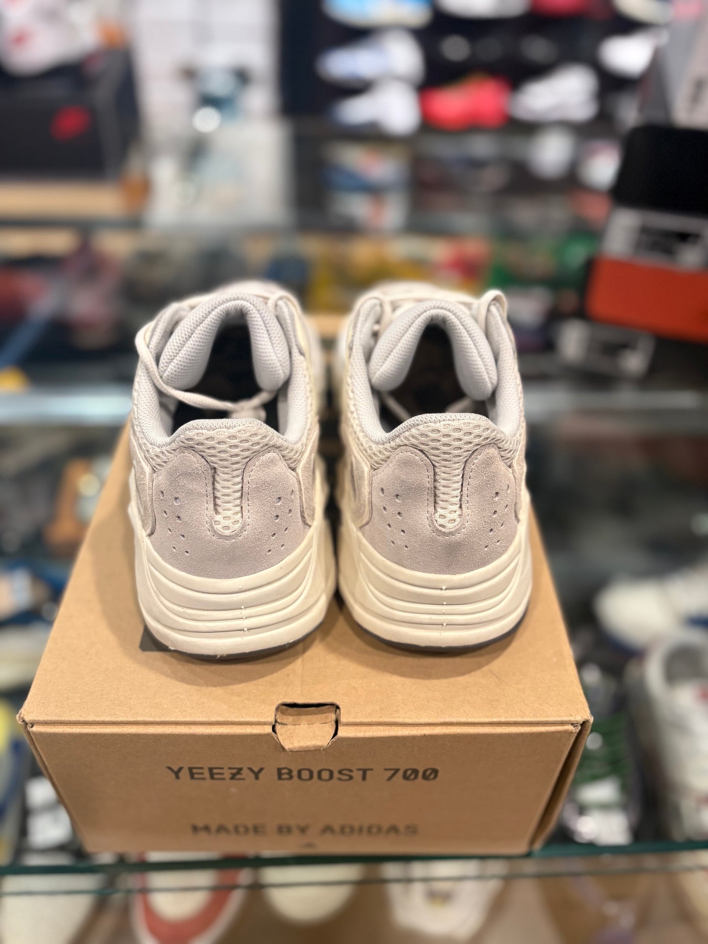 Yeezy 700 ‘Analog’ Clean Used OG box