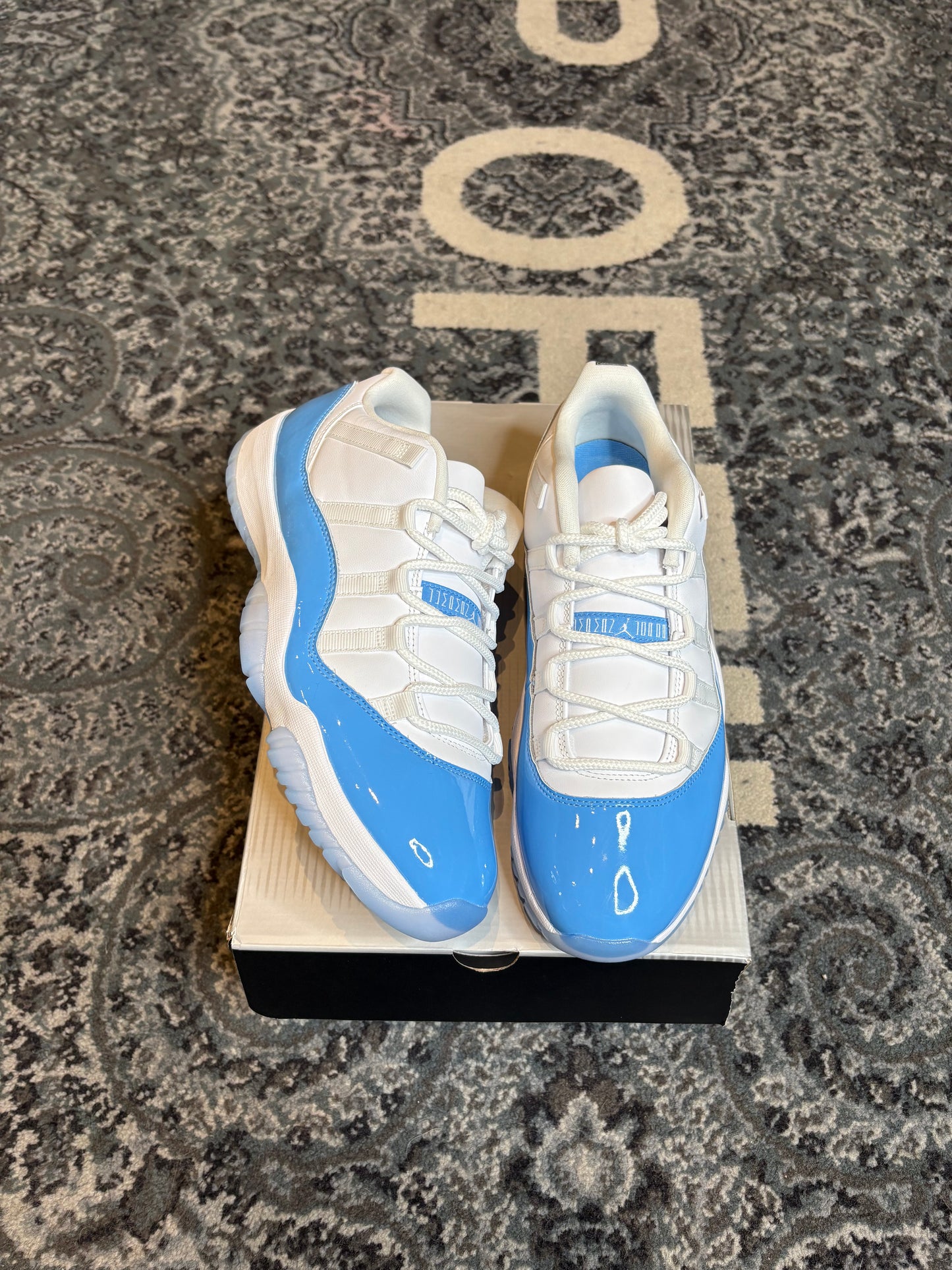 Jordan 11 Retro Low “University Blue” DS OG SIZE 11
