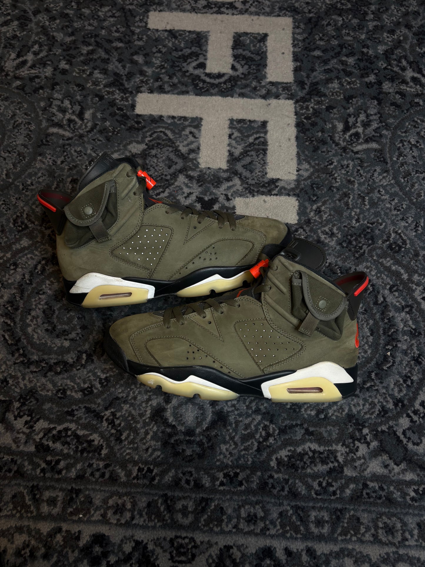 Jordan 6 Retro “Travis Scott” PO NB SIZE 9.5