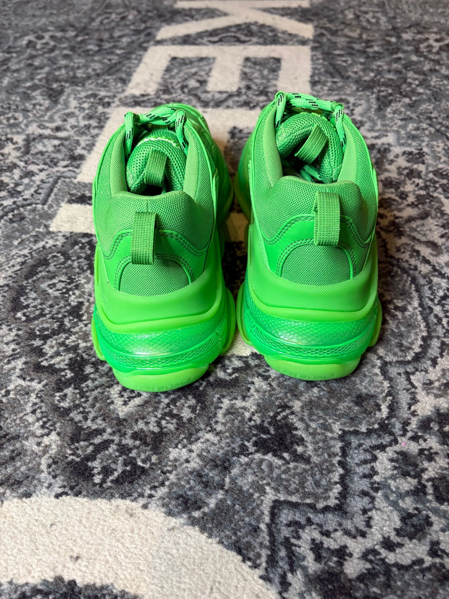 Balenciaga Triple S “Soft Neon Green Clear Sole” Clean Nb Size 9(42 EU)