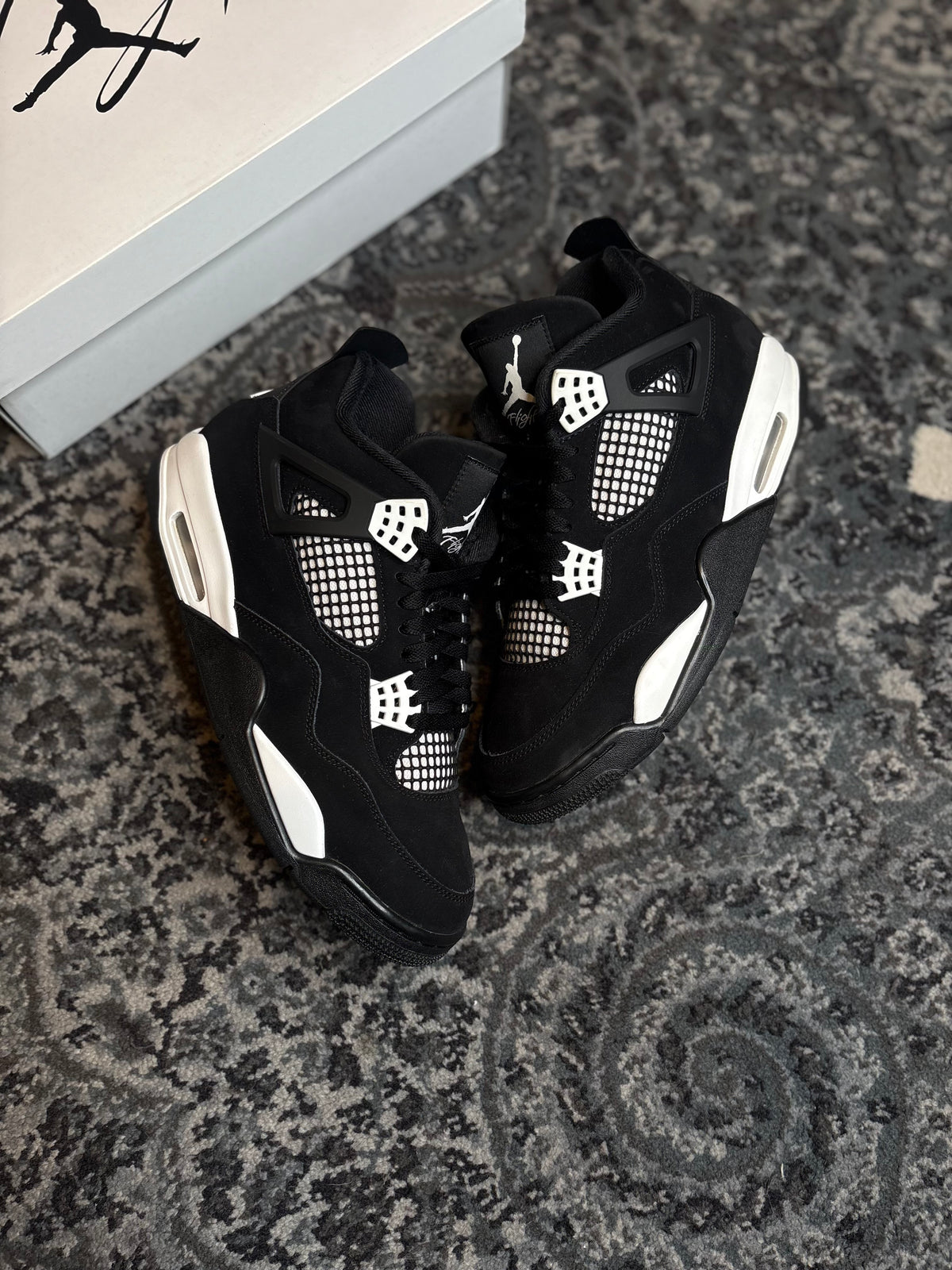 Jordan 4 Retro “White Thunder” Clean Og Size 10.5