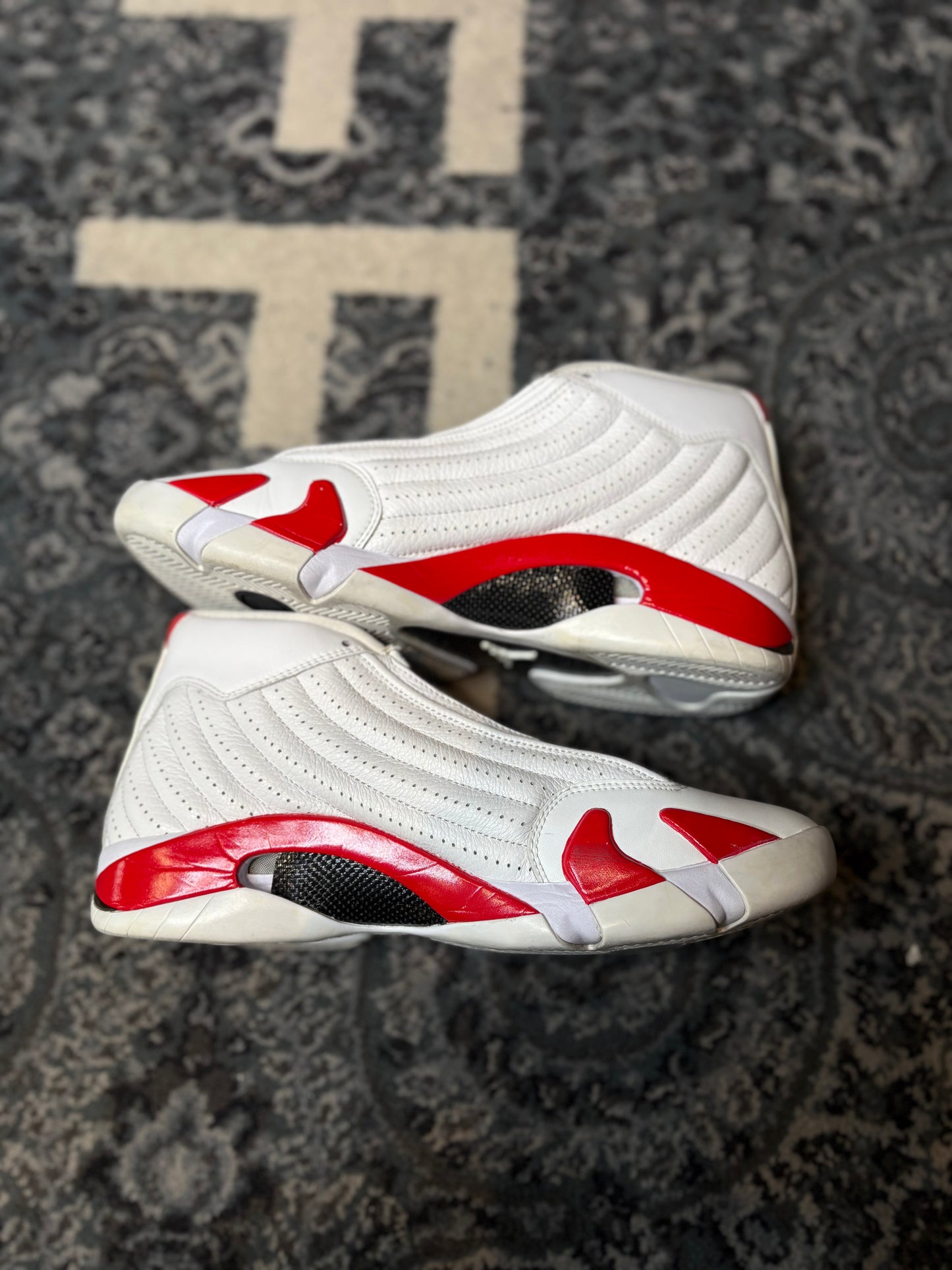 Jordan 14 Retro “Candy Cane” CLEAN NB SIZE 12