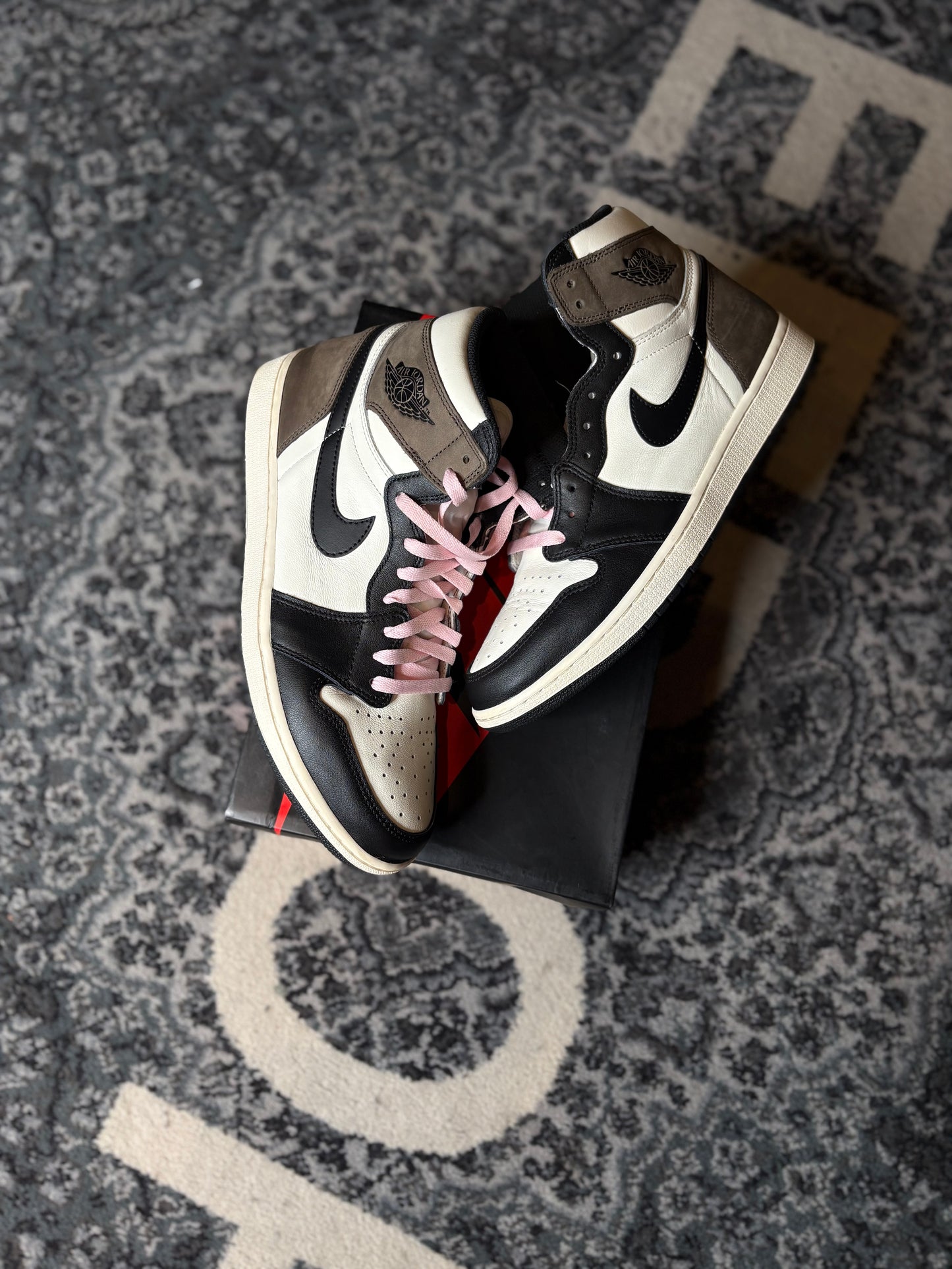 Jordan 1 Retro “Dark Mocha” Clean Og Size 12