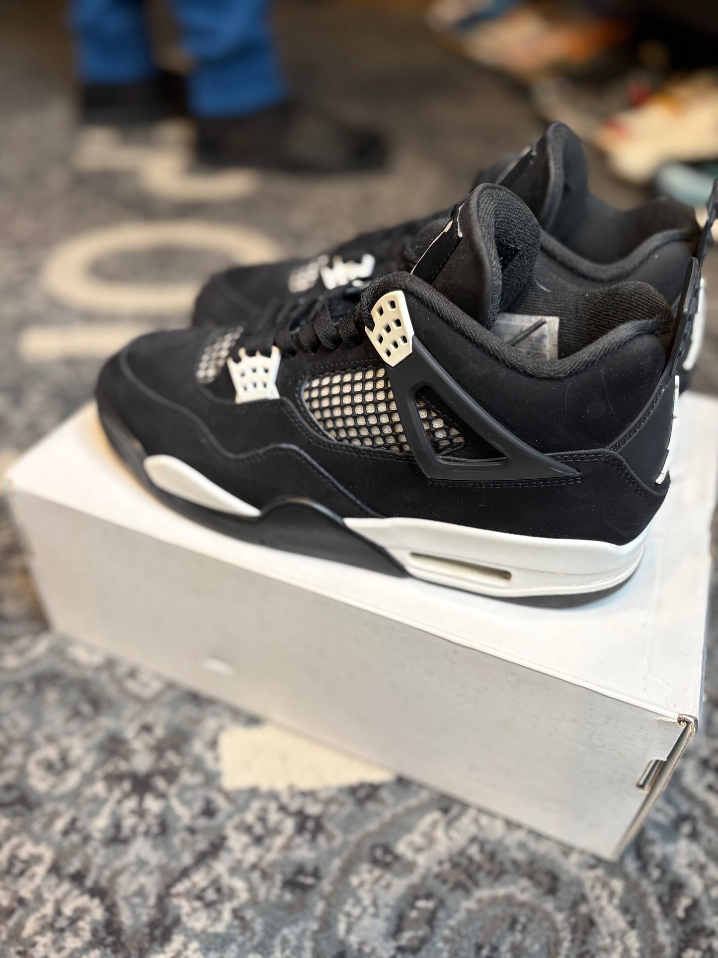 Jordan 4 Retro “White Thunder” Clean Og Size 8.5