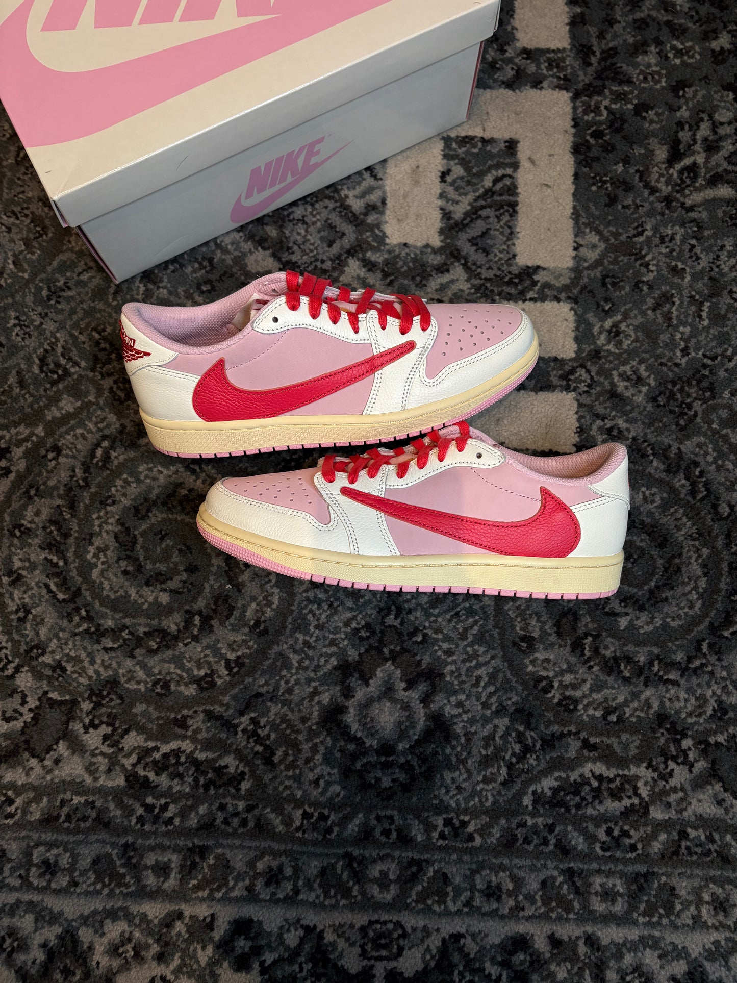 Jordan 1 Retro Low “Travis Scott Tropical Pink” Clean Og Size 8.5
