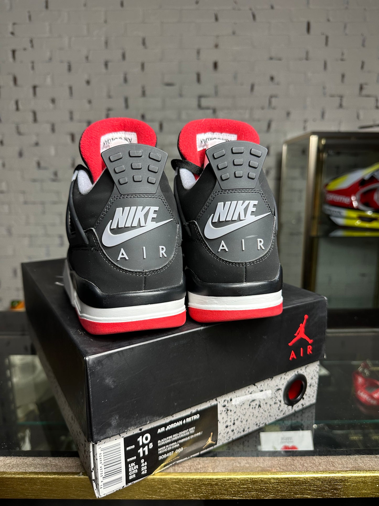 JODAN 4 BRED SIZE 10