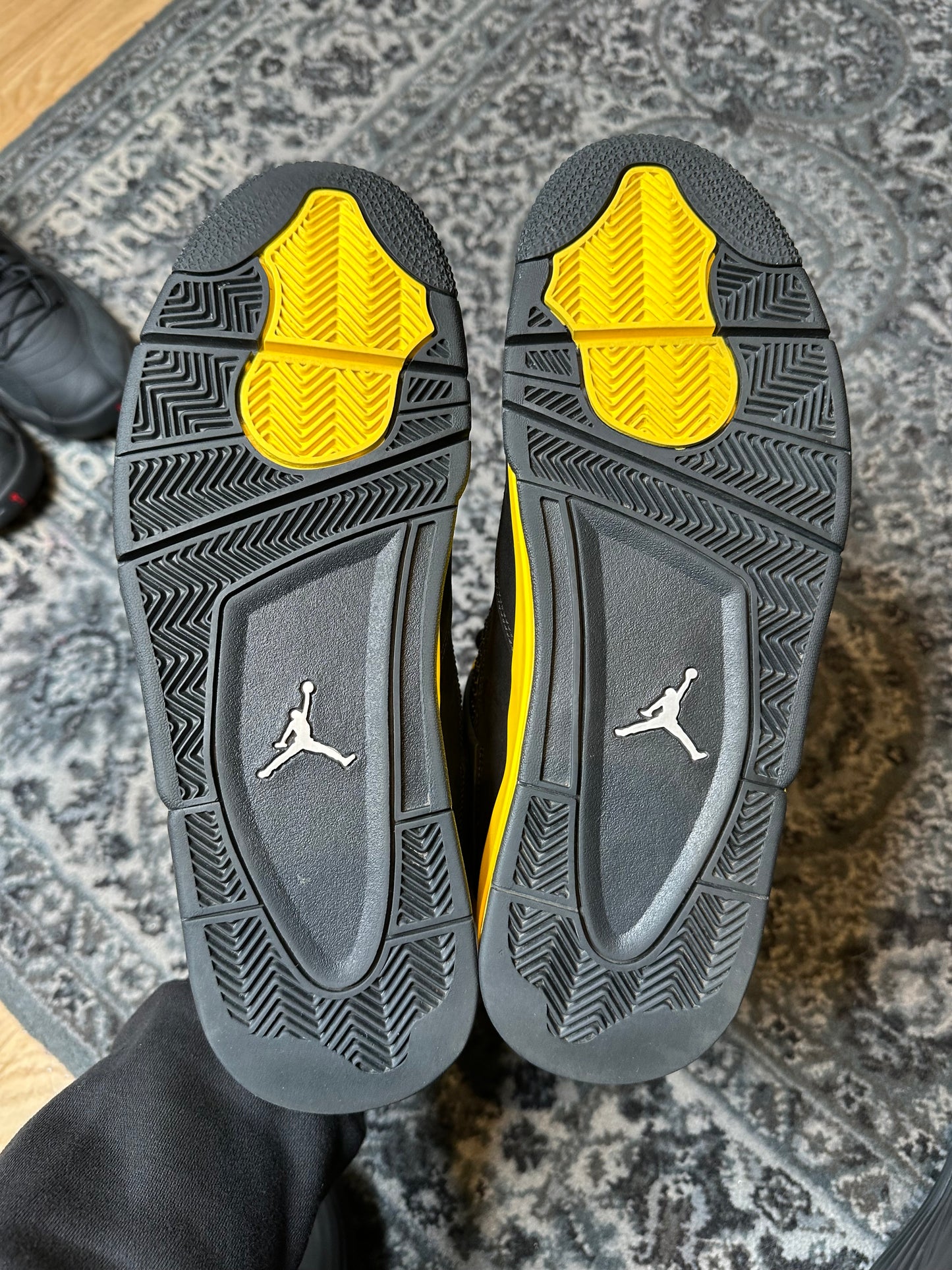 Jordan 4 Retro “Thunder Yellow” Clean Nb Size 12