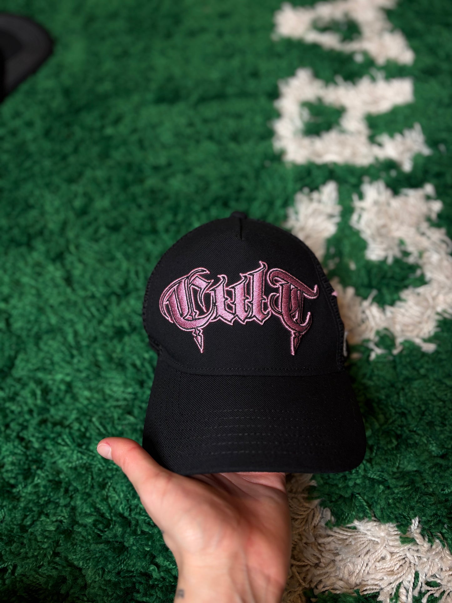 Cult Hat Black/Pink