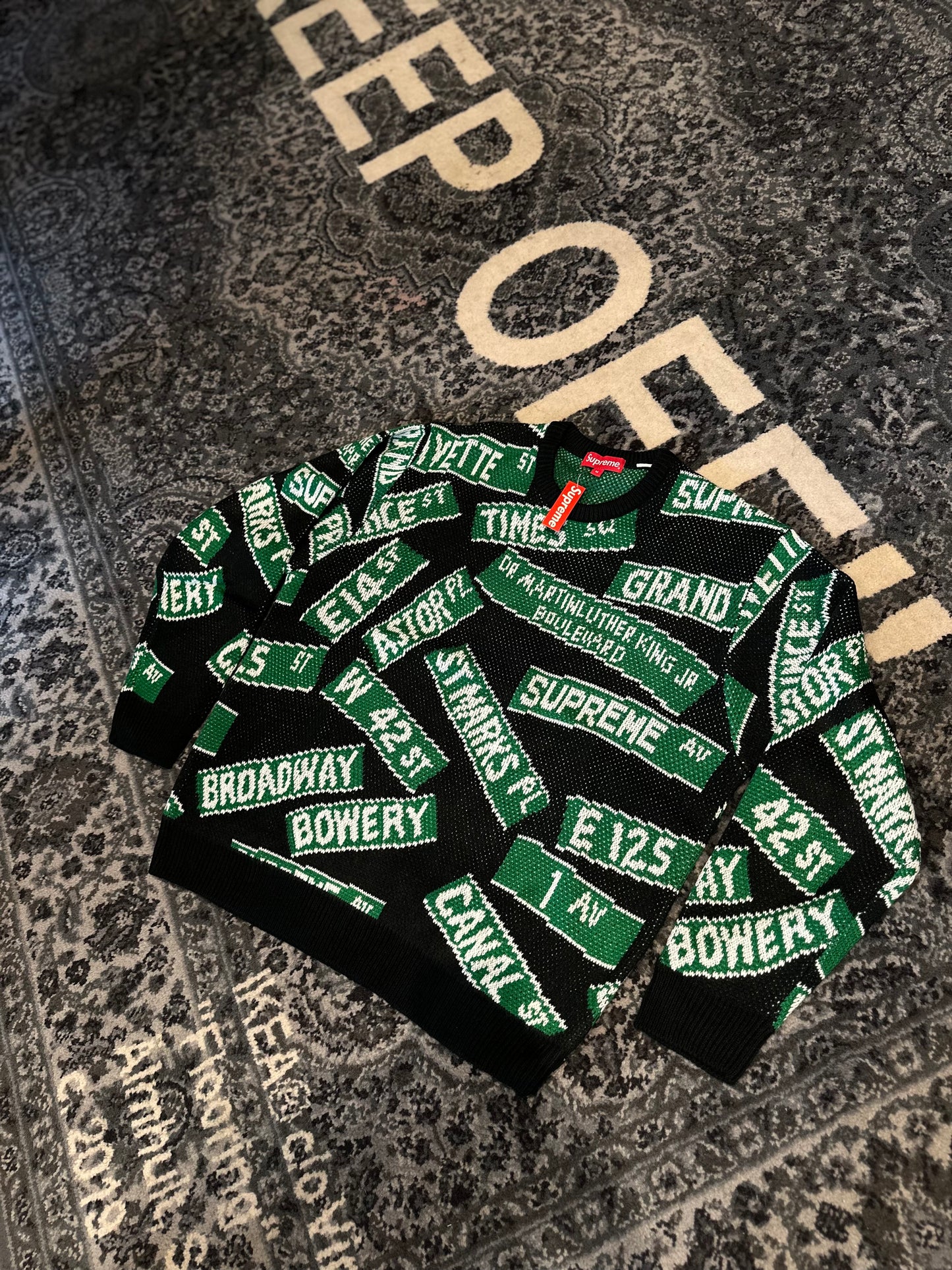 Supreme Street Sign Sweater DS Size Medium