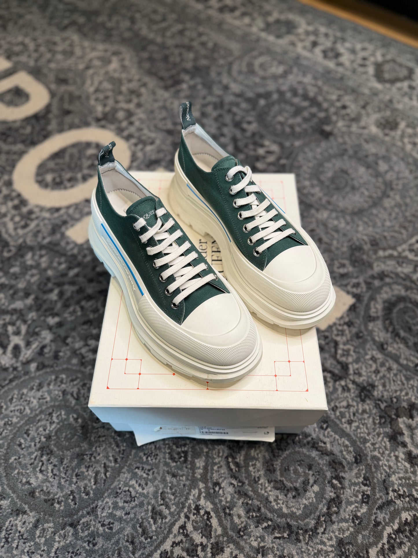 Alexander McQueen Lace Up Green Blue PO OG Size 11