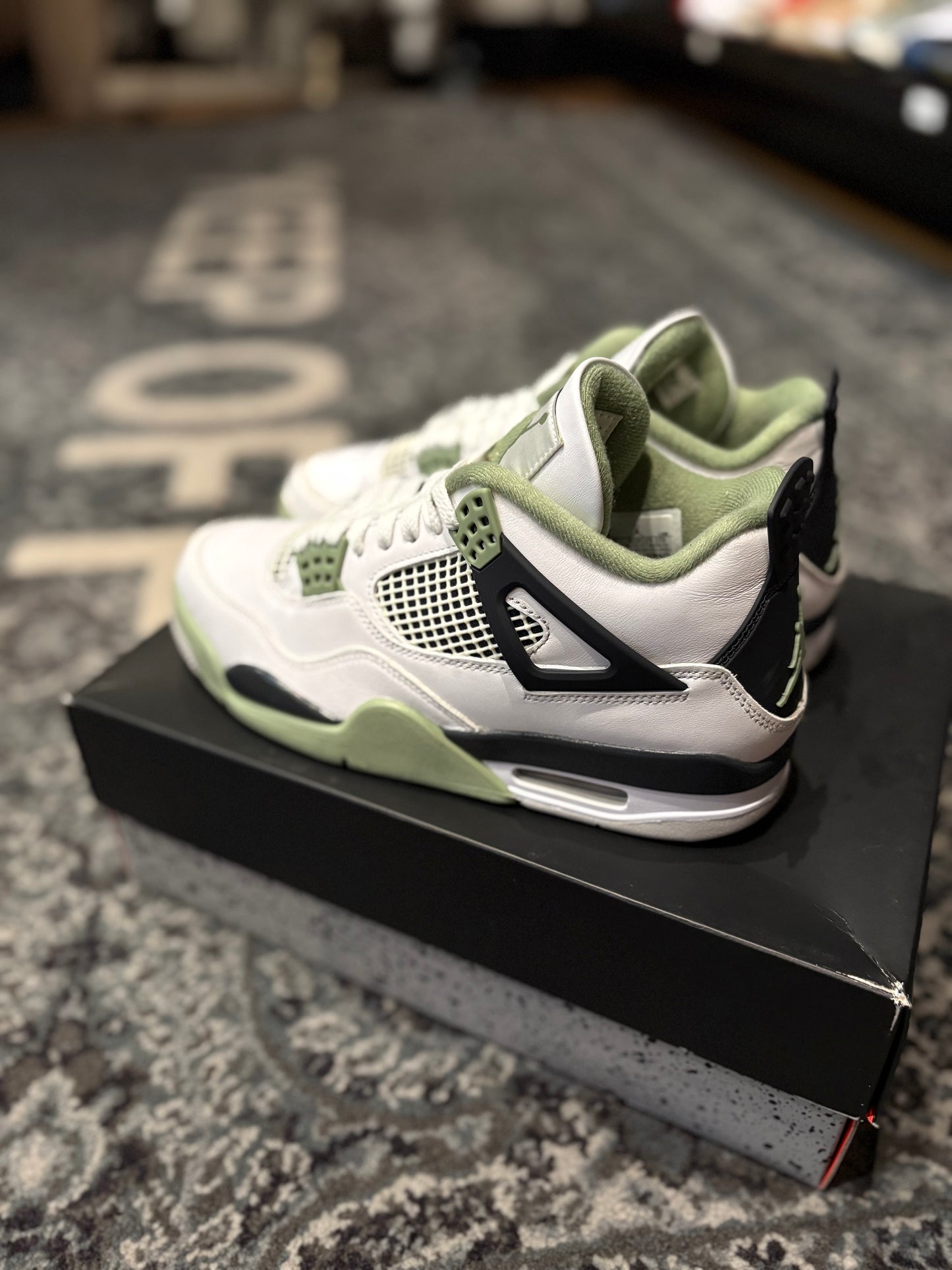 Jordan 4 Retro “SeaFoam” CLEAN OG SIZE 7.5M(9W)