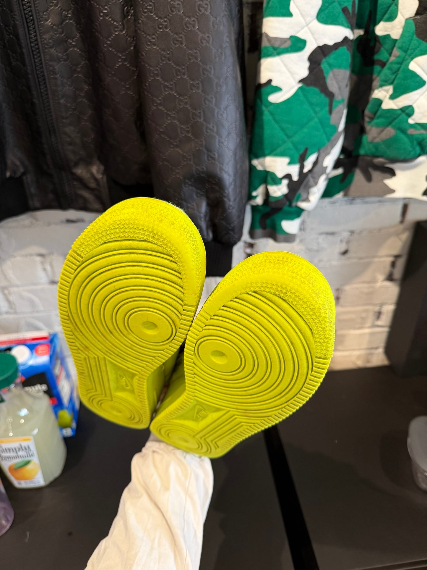 Off-White Air Force 1 ‘Volt’ Size 8.5 PO NB
