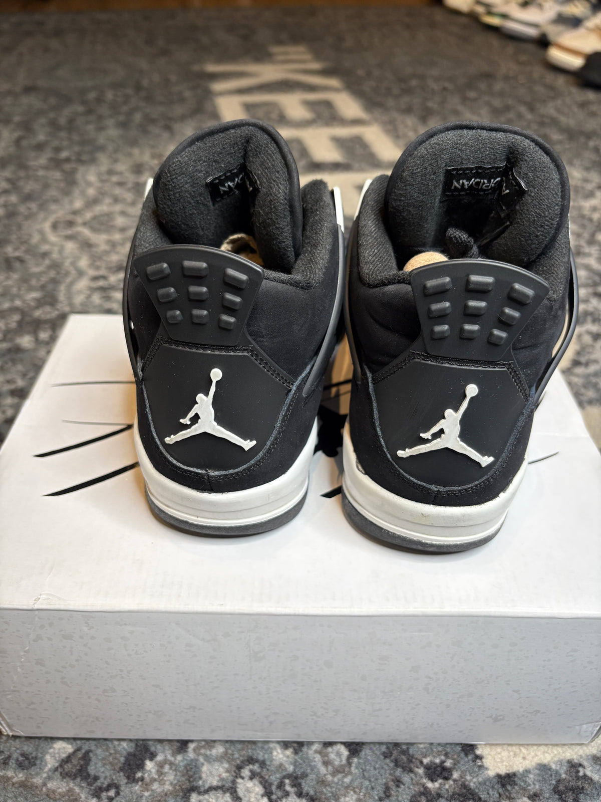 Jordan 4 Retro “White Thunder” Po Og Size 5Y