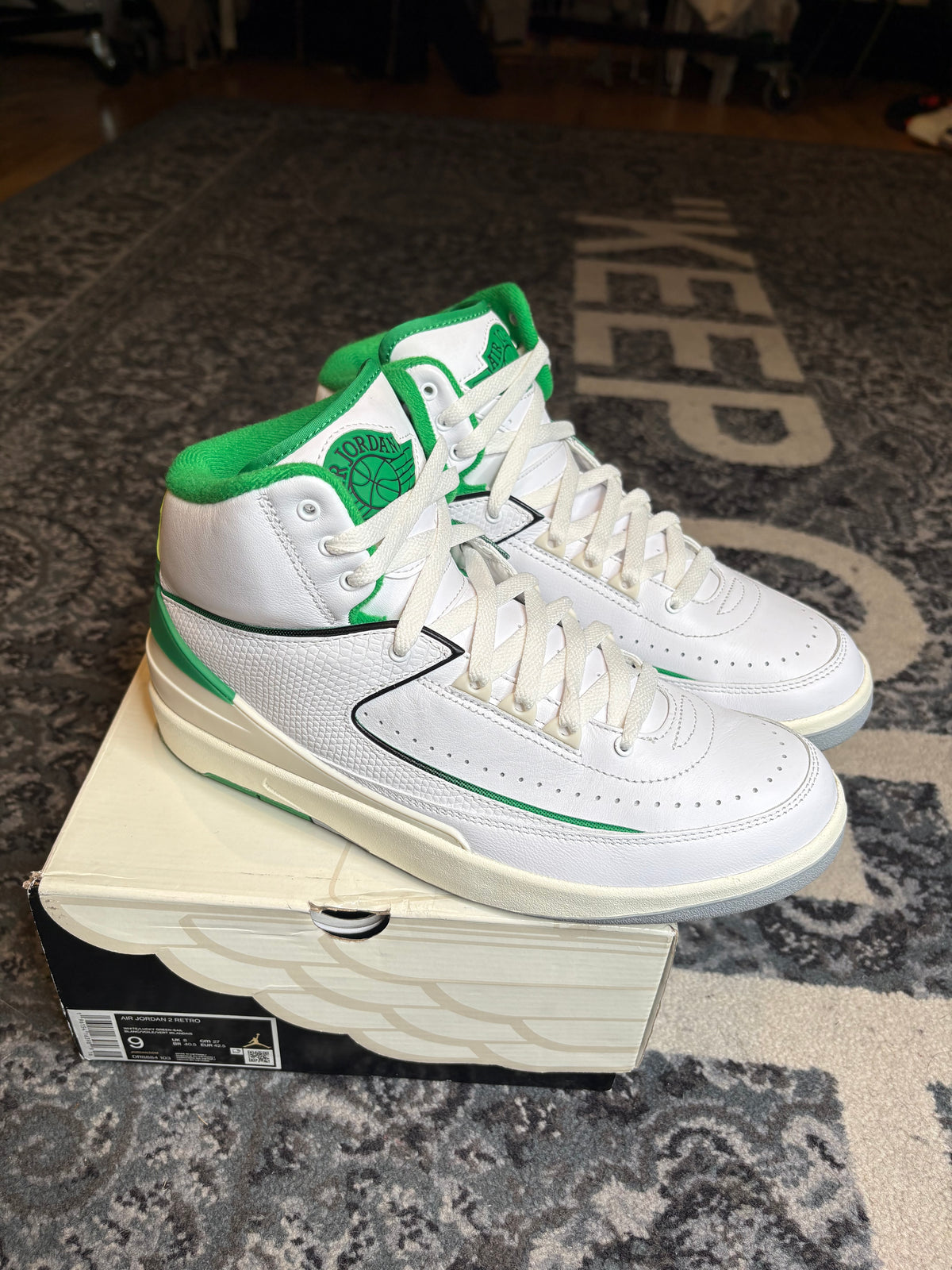 Jordan 2 Retro “Lucky Green” Clean Og Size 9