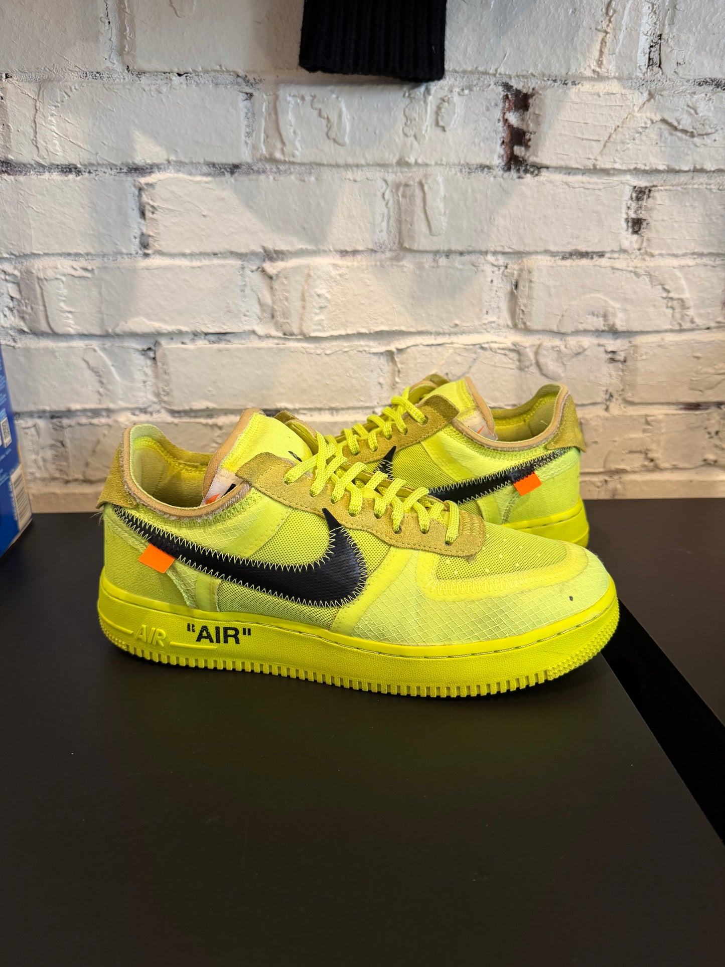 Off-White Air Force 1 ‘Volt’ Size 8.5 PO NB