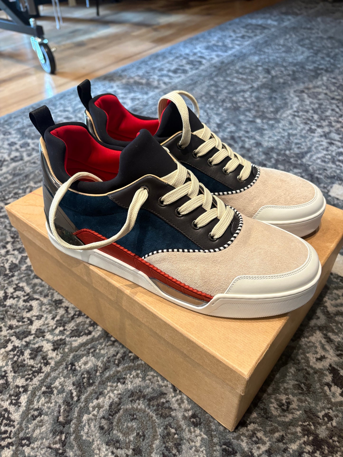 Louboutin Aurelien Flat OG VNDS SIZE 10.5(43.5EU)