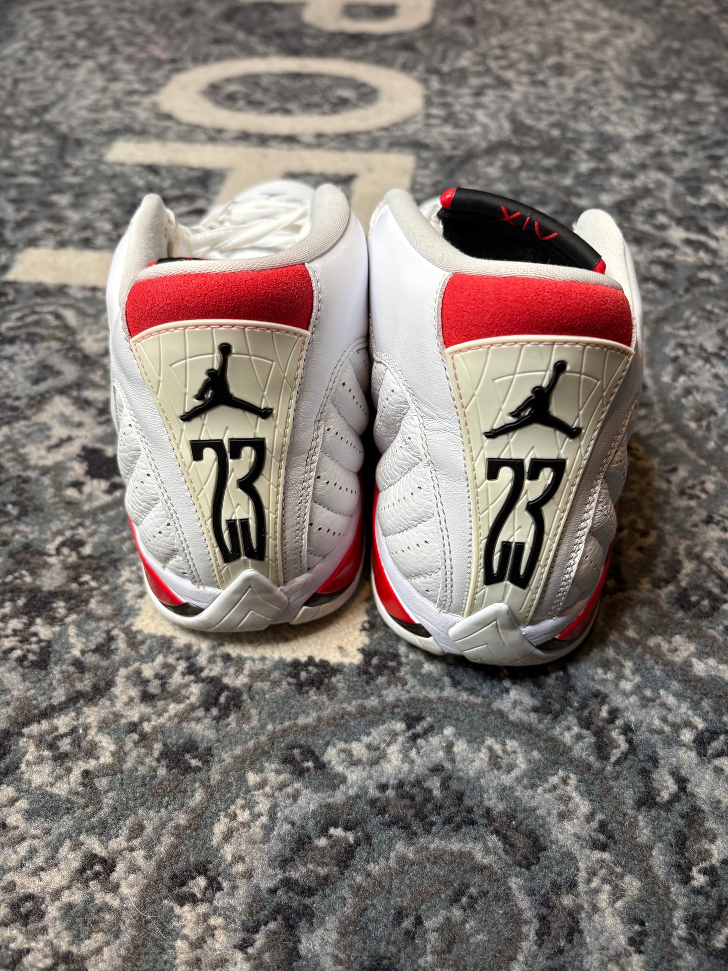 Jordan 14 Retro “Candy Cane” CLEAN NB SIZE 12