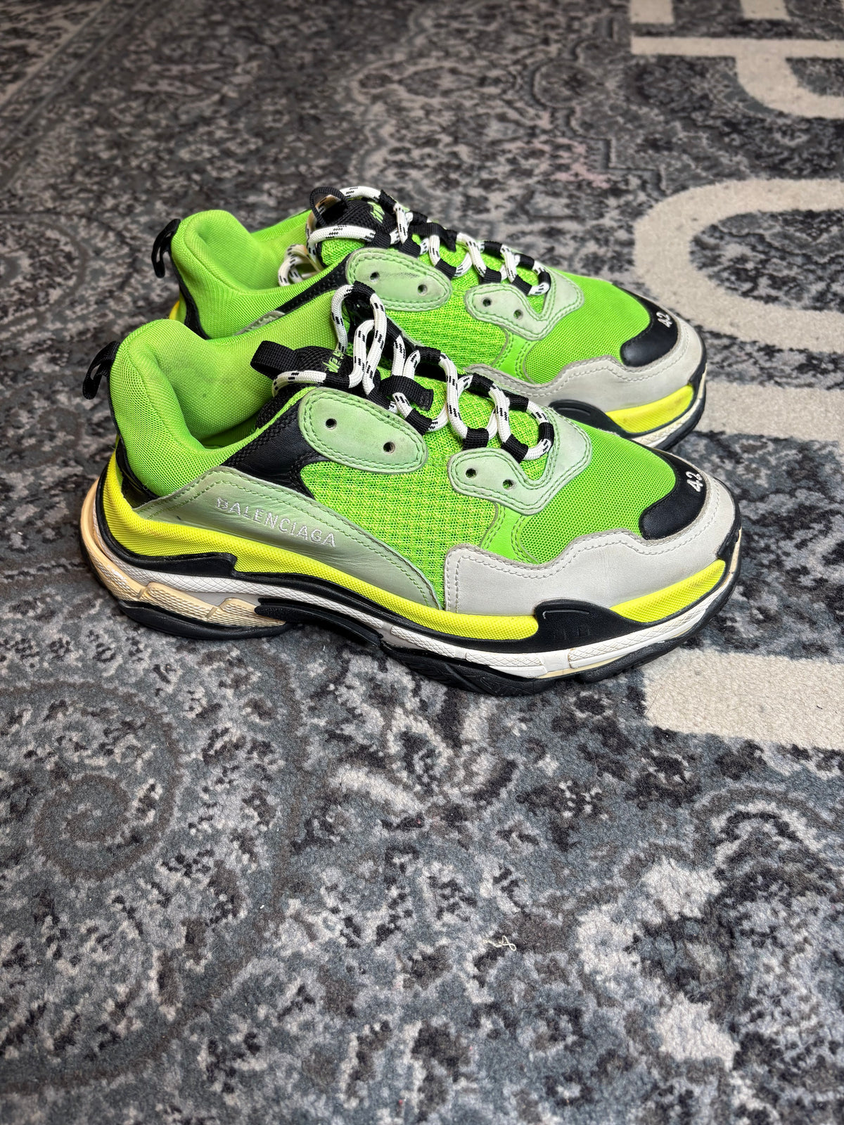 Balenciaga Triple S “Lime Green” Po Nb Size 9(42 EU)