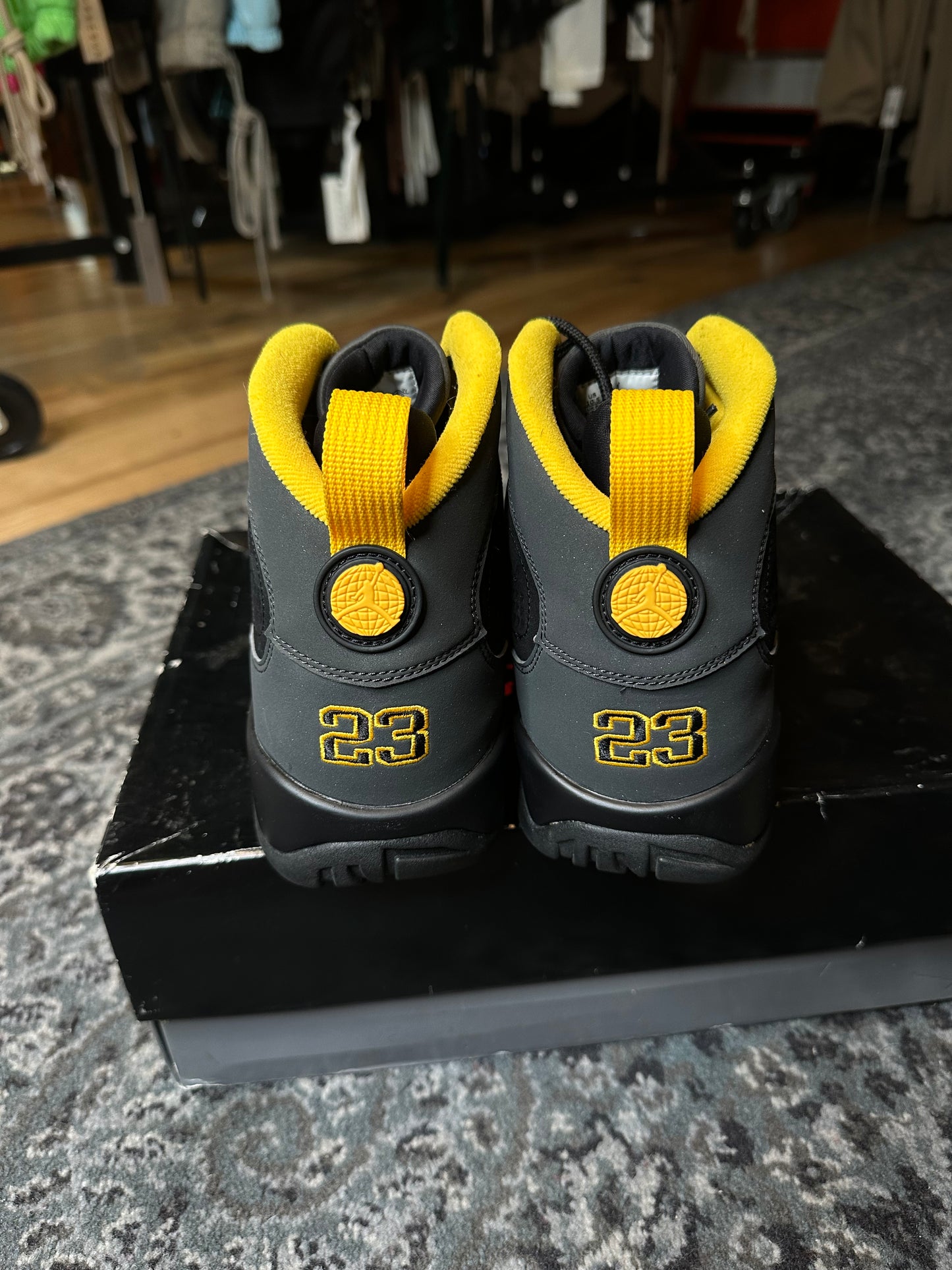 Jordan 9 Retro “University Gold” Clean Og Size 10.5