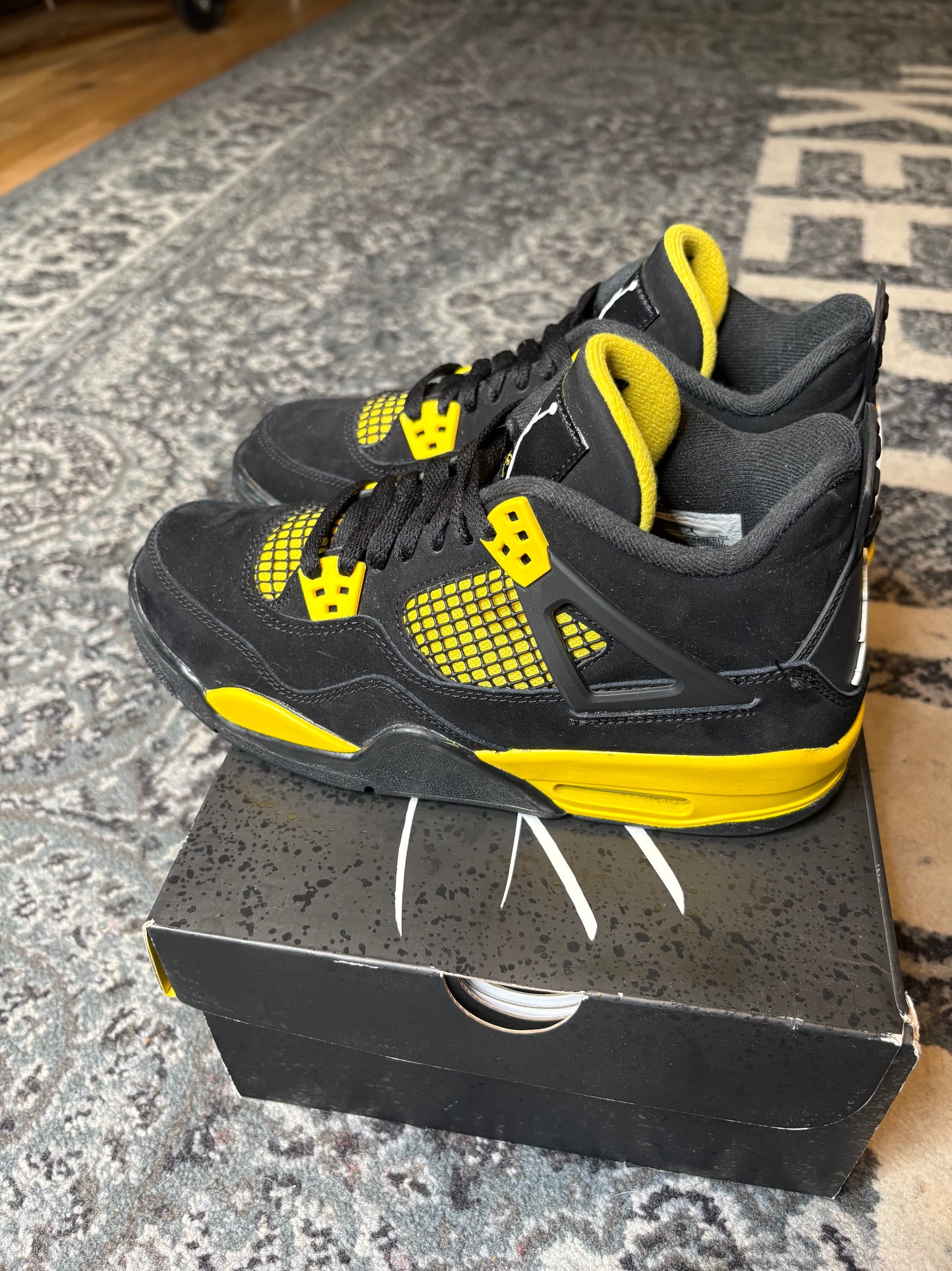 Jordan 4 Retro “Thunder Yellow” Clean Og Size 7Y