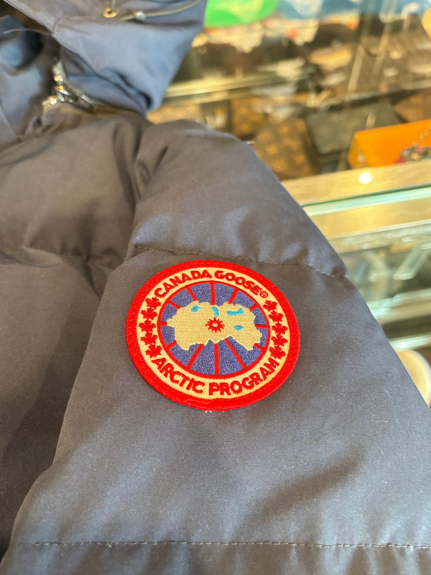 Canada Goose Navy Down Puffer DS Size XL