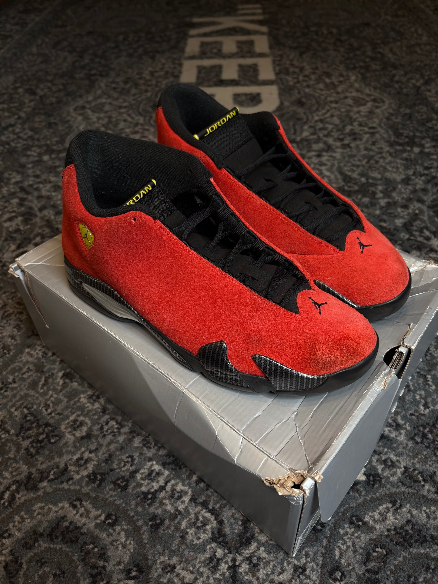 Jordan 14 Retro “Ferrari” OG CLEAN SIZE 12.5