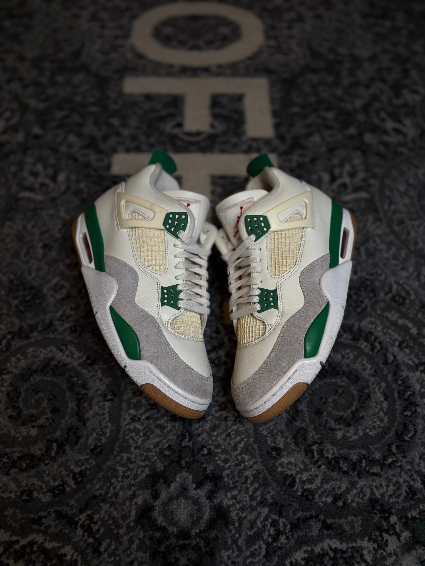 Jordan 4 SB Retro “Pine Green” NB PO SIZE 10