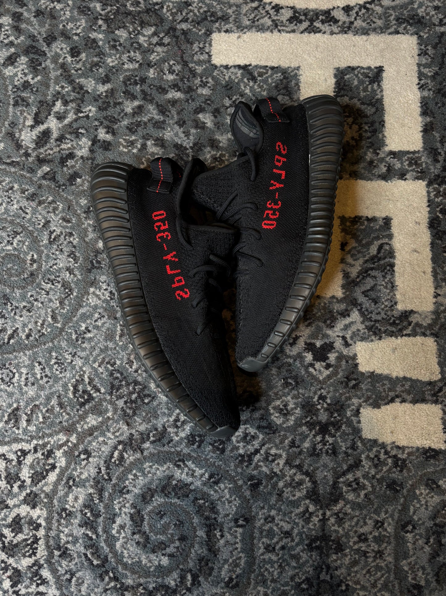 Yeezy 350 V2 “Black Red” Clean Nb Size 10.5