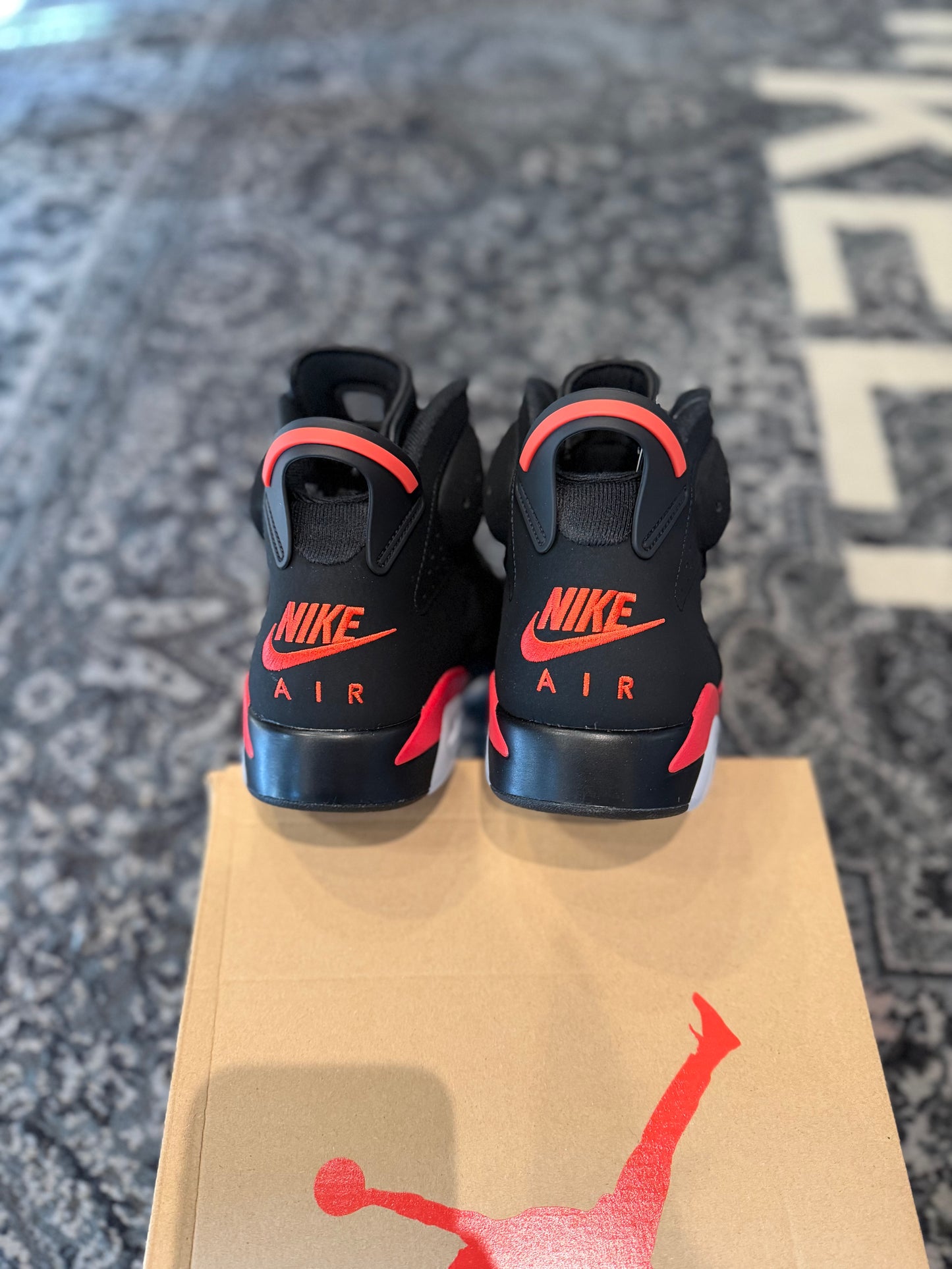 Jordan 6 Infrared ‘Salesman’ 2026 DS OG