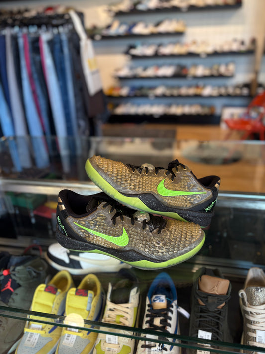 Kobe 8 SS Christmas PO NB Size 13