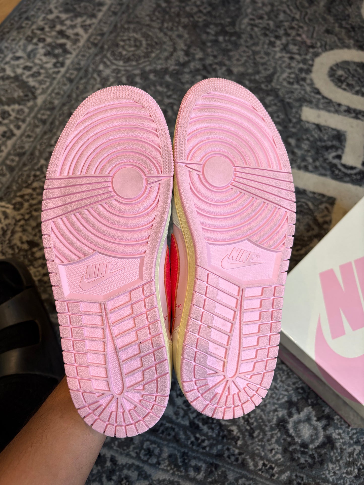 Jordan 1 Retro Low “Travis Scott Tropical Pink” Clean Og Size 8.5