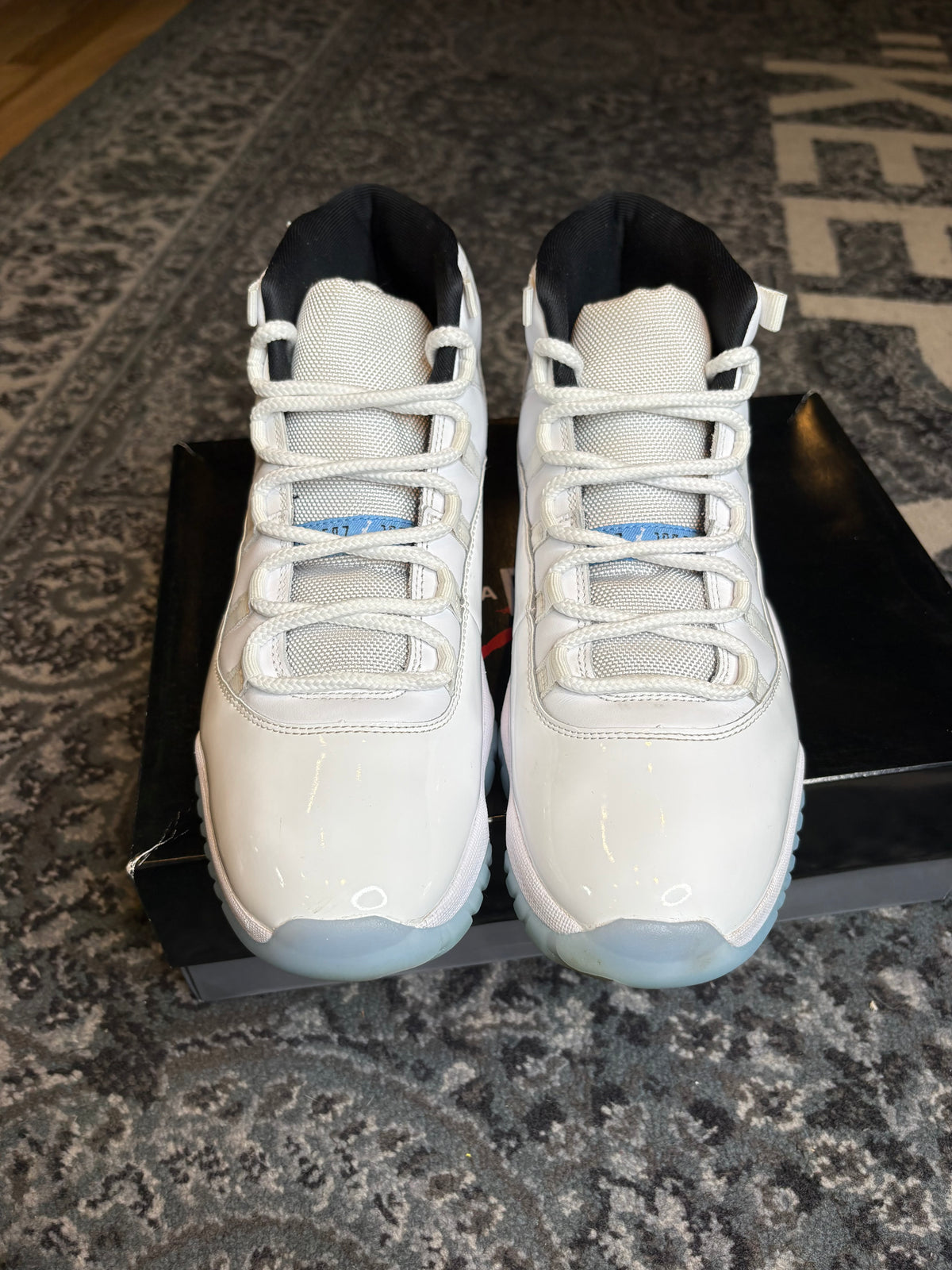 Jordan 11 Retro “Legend Blue” Clean Og Size 10.5