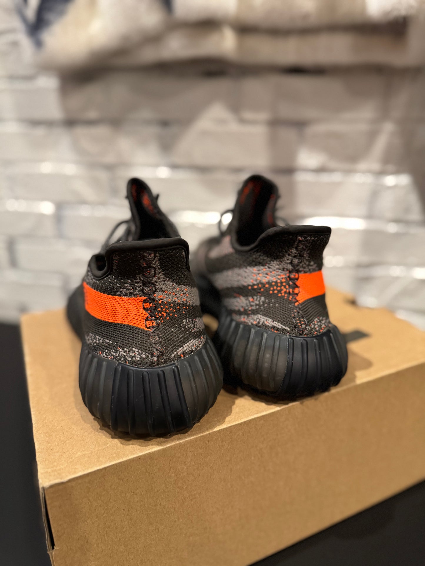 Yeezy 350 Carbon Beluga Size 10