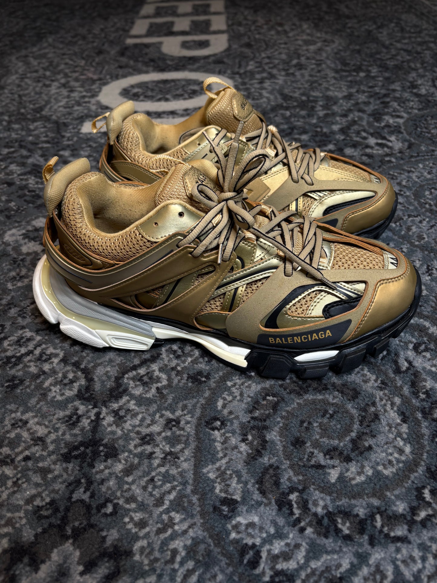 Balenciaga Track Trainer “Gold” CLEAN NB SIZE 10.5(44 EU)
