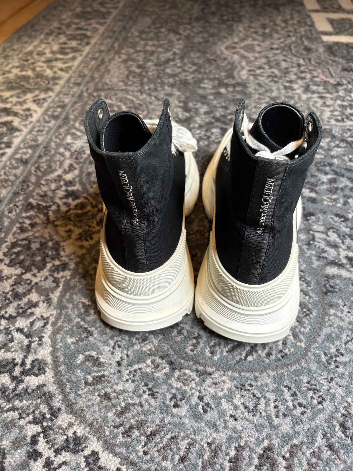 Alexander McQueen Tread Slick High-Top Leather Sneaker “Black White” Clean Nb Size 11(44 EU)