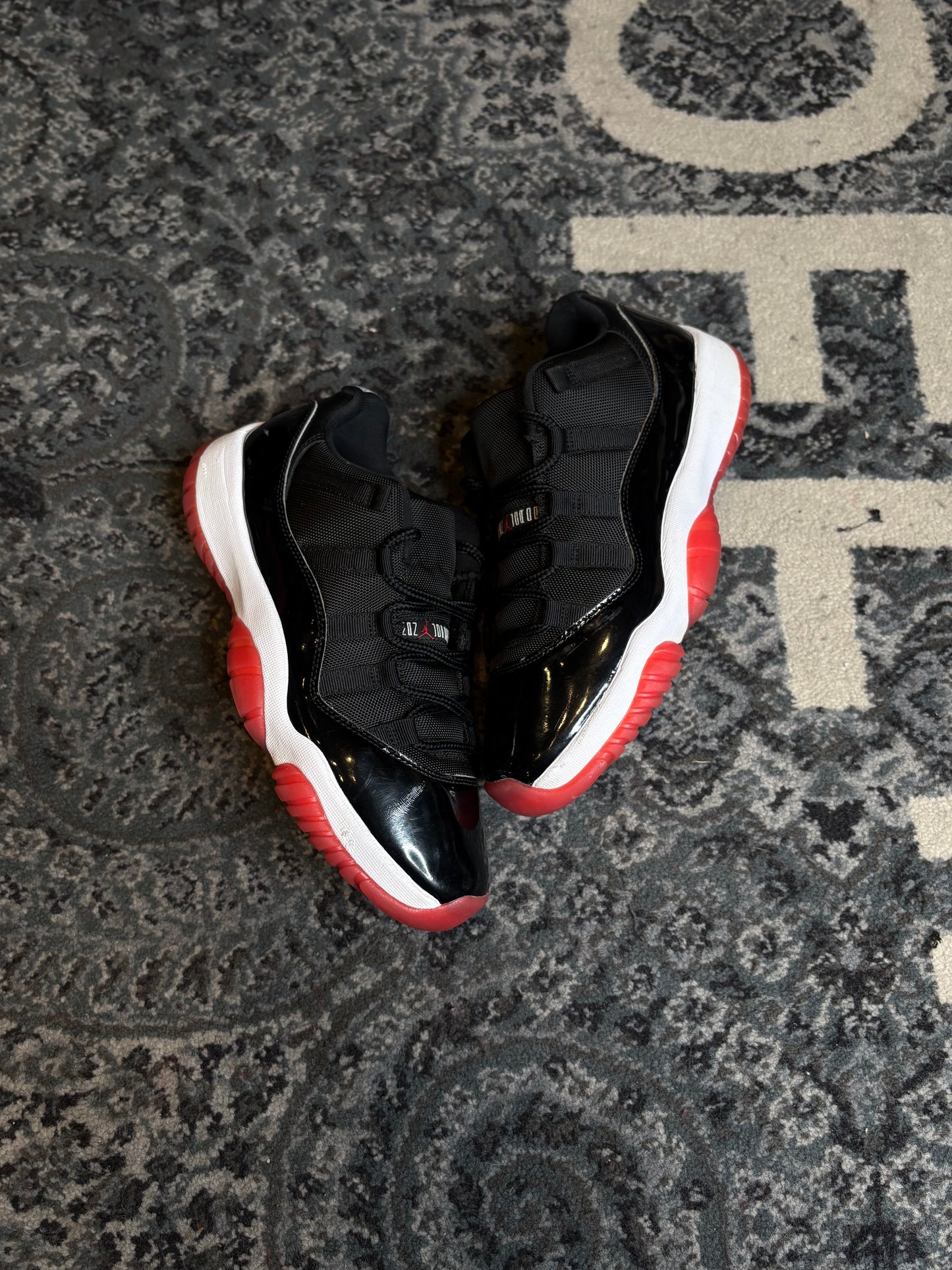 Jordan 11 Retro Low “Bred” Clean Nb Size 8.5