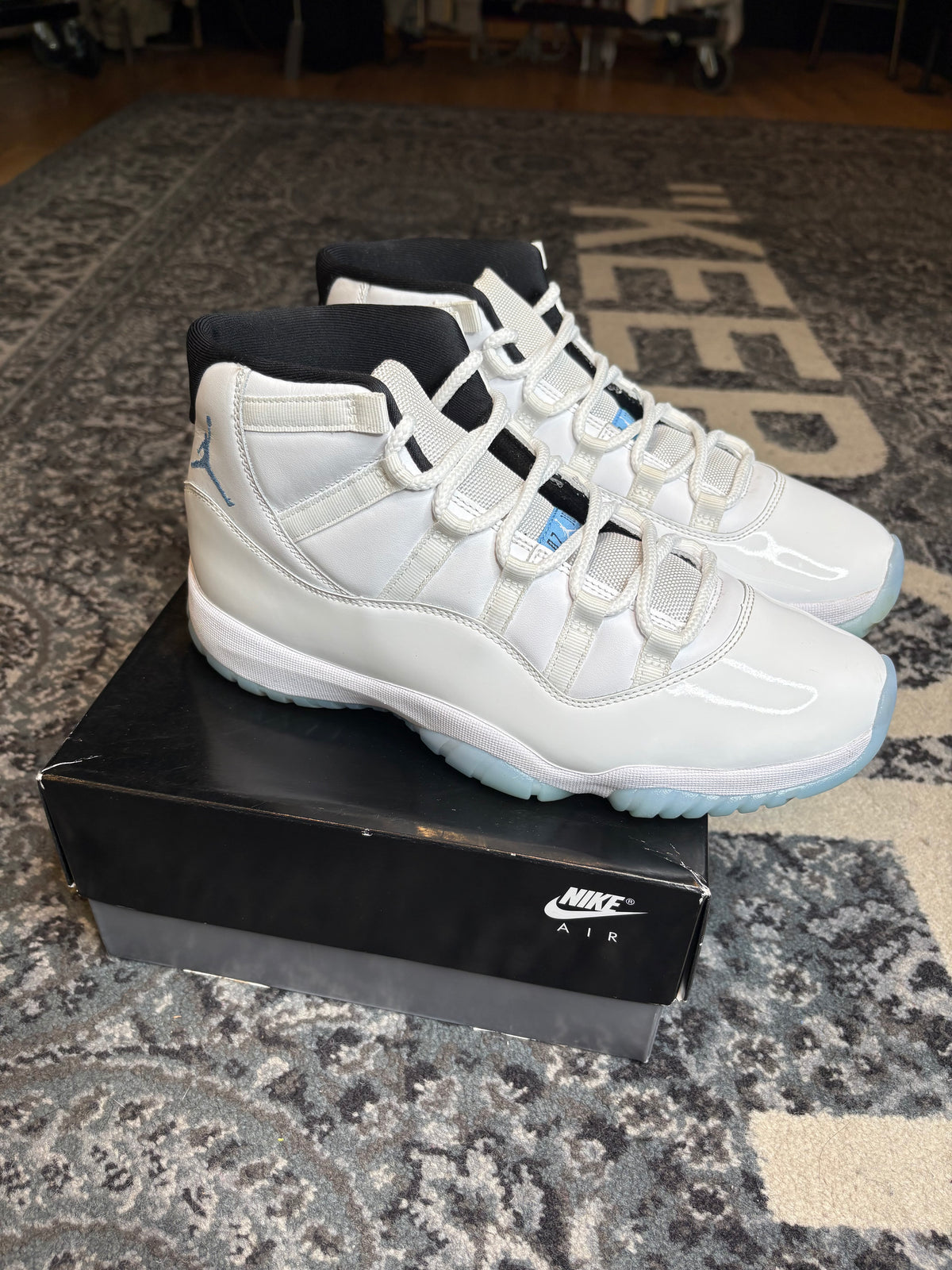 Jordan 11 Retro “Legend Blue” Clean Og Size 10.5