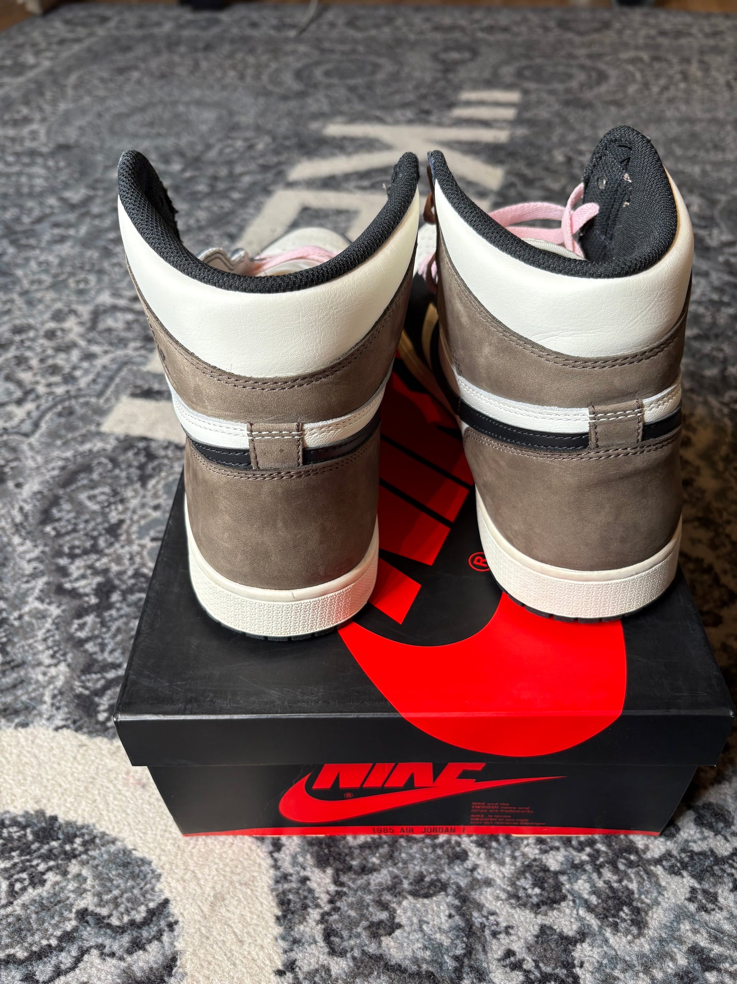 Jordan 1 Retro “Dark Mocha” Clean Og Size 12