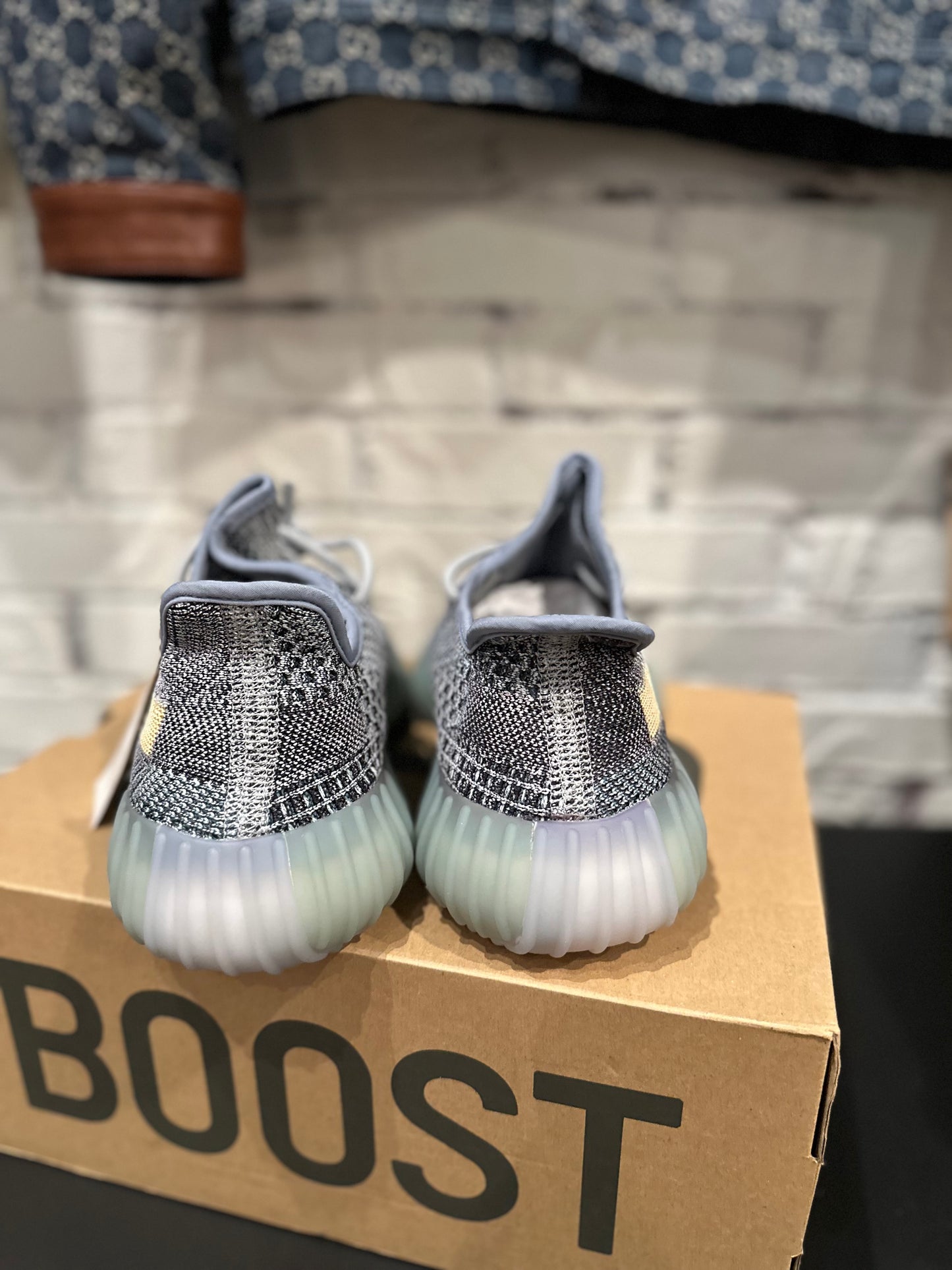 Yeezy Boost 350 V2 Ash Blue DS OG Size 10.5