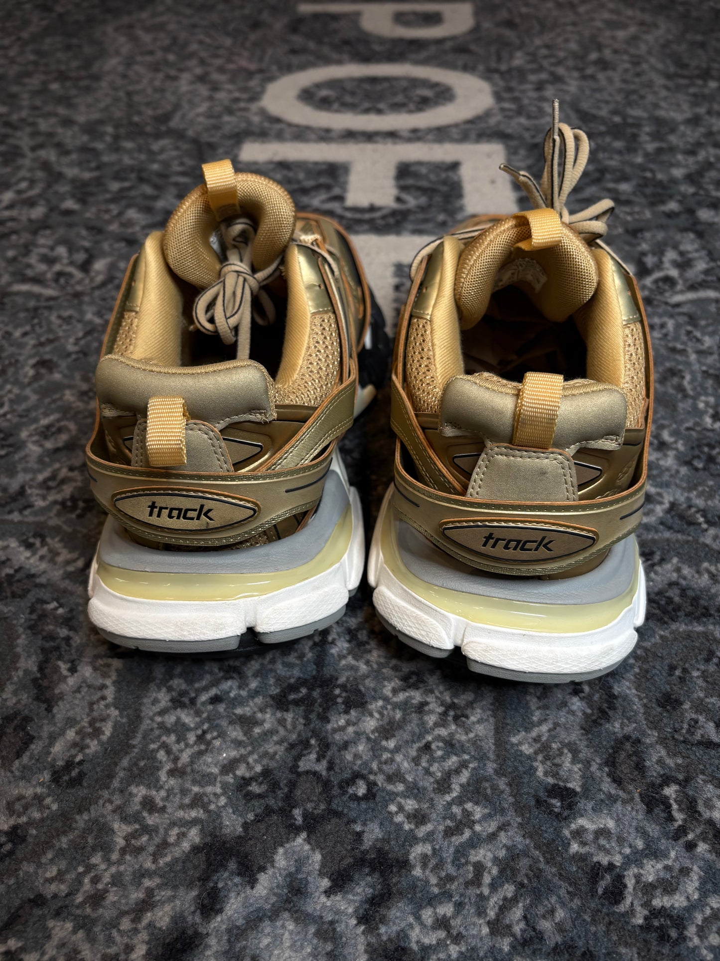 Balenciaga Track Trainer “Gold” CLEAN NB SIZE 10.5(44 EU)