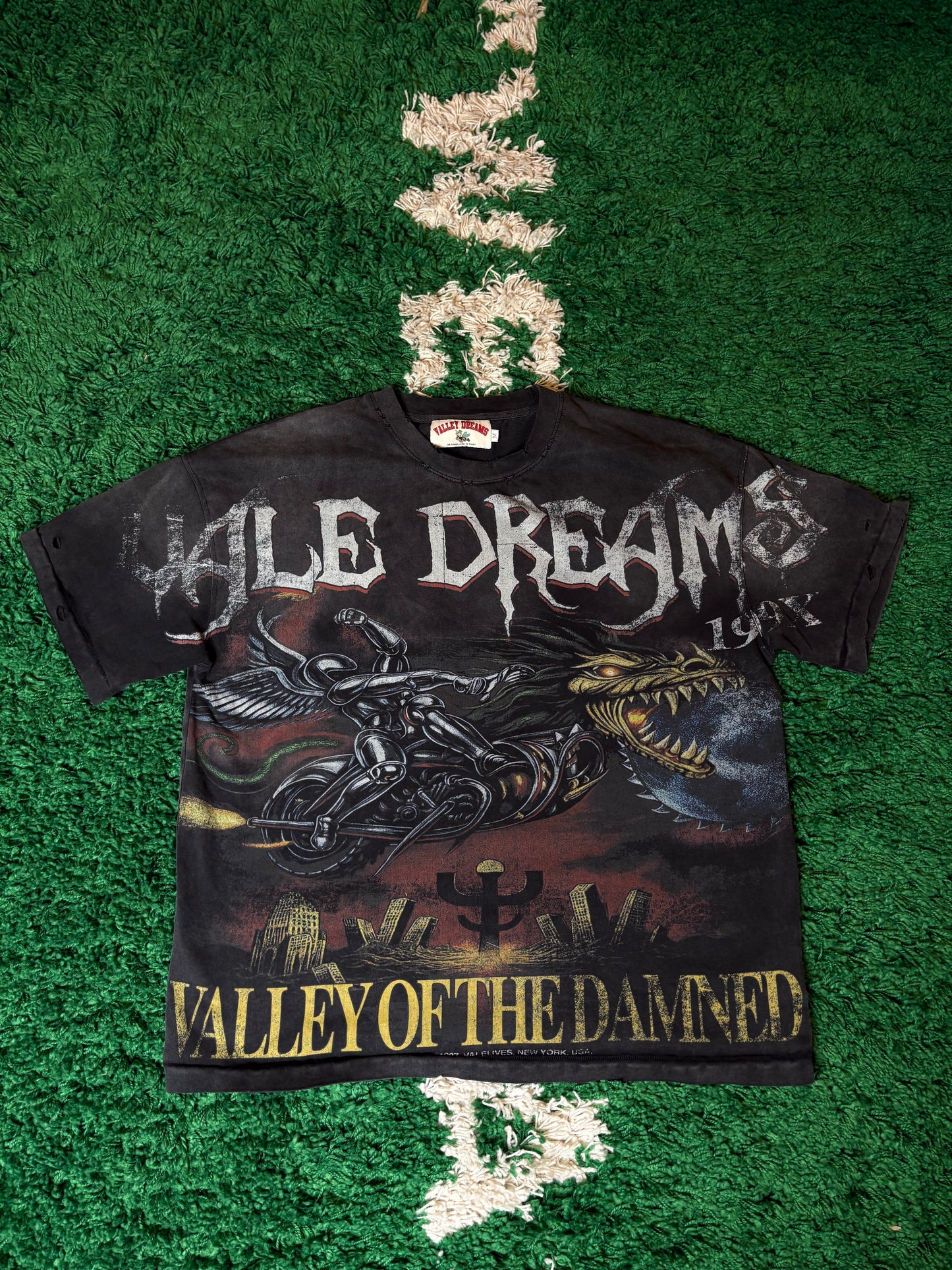 Vale Dragon Tee Black Size Medium